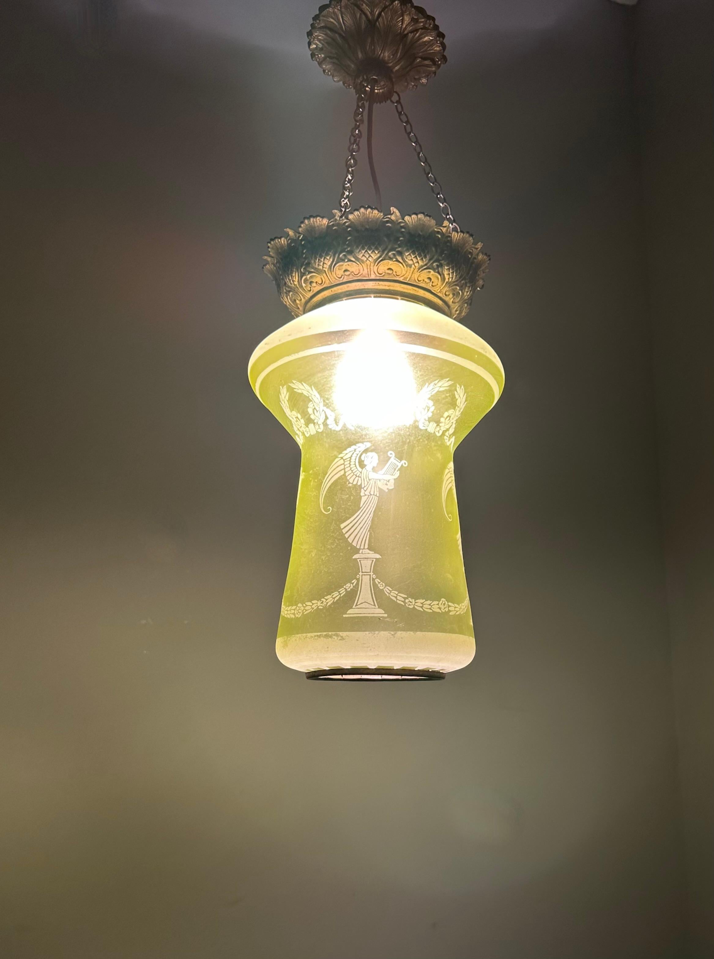 Antique Victorian era Graved Glass & Brass Stairwell or Hallway Pendant Light For Sale 14