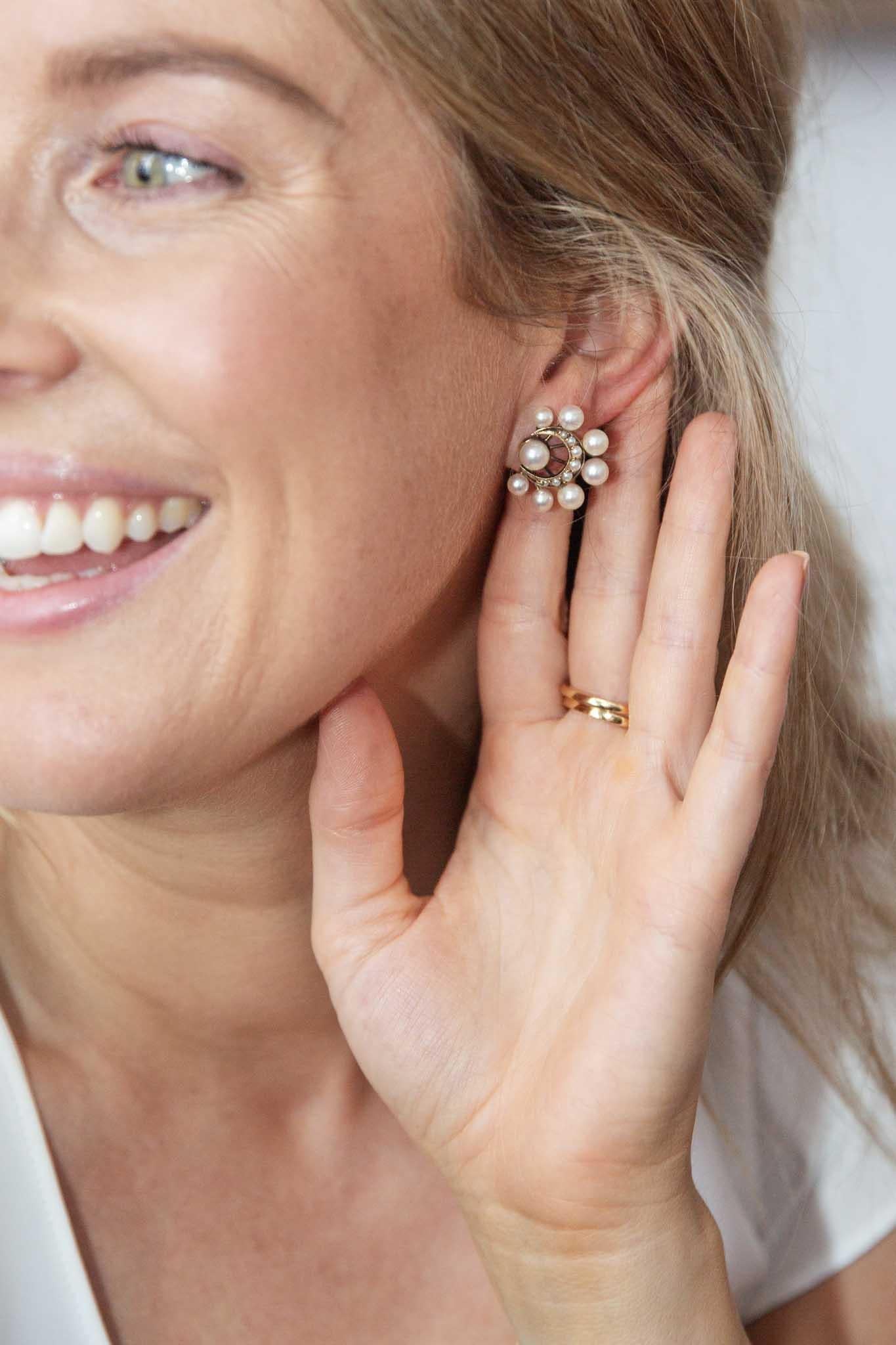 Antike viktorianische Perlen- und Saatperlen-Mond-Cluster-Ohrringe aus 14 Karat Gold im Angebot 1