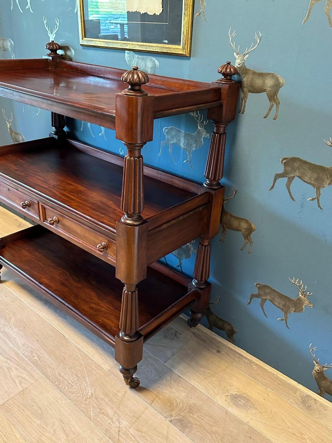 Antique Victorian Etagere In Good Condition In Eindhoven, NL