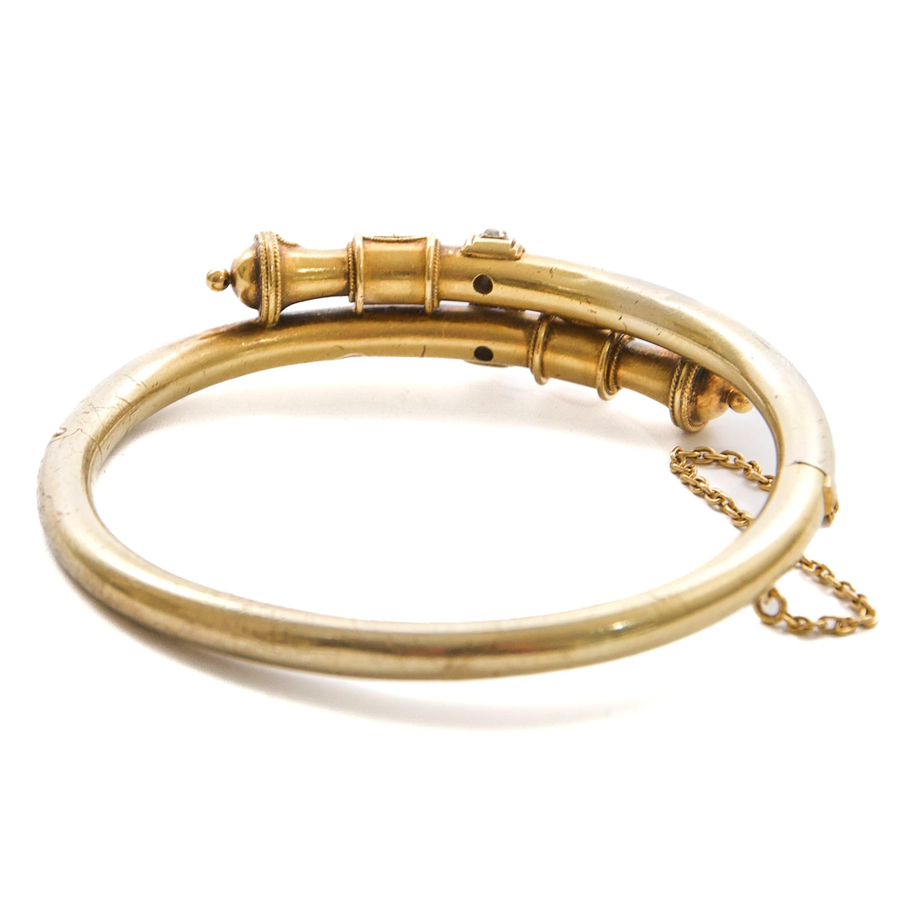 Bracelet victorien ancien de style étrusque avec diamants et saphirs en or 14 carats, 1880 en vente 4