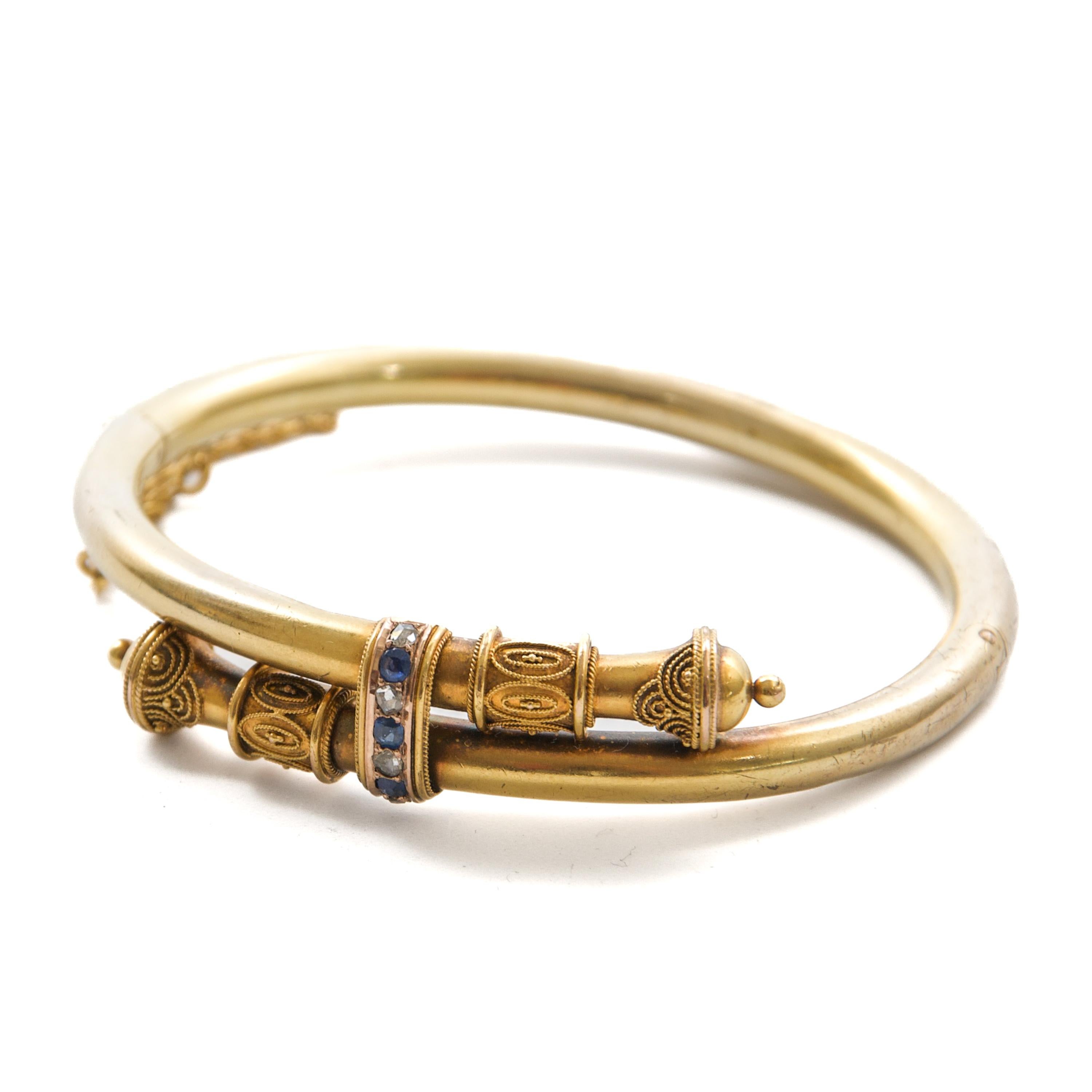 Bracelet victorien ancien de style étrusque avec diamants et saphirs en or 14 carats, 1880 en vente 1