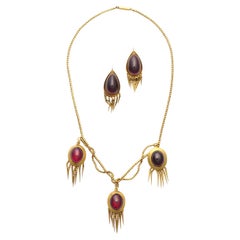 Antique Victorian Etruscan Revival jewellery set with garnets 