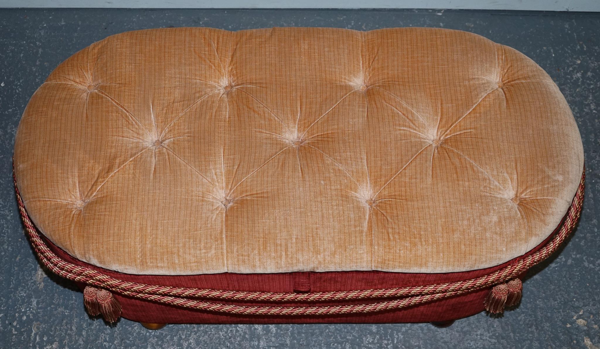 antiguo otomano de tela victoriana para cama con detalles de borlas en venta 6