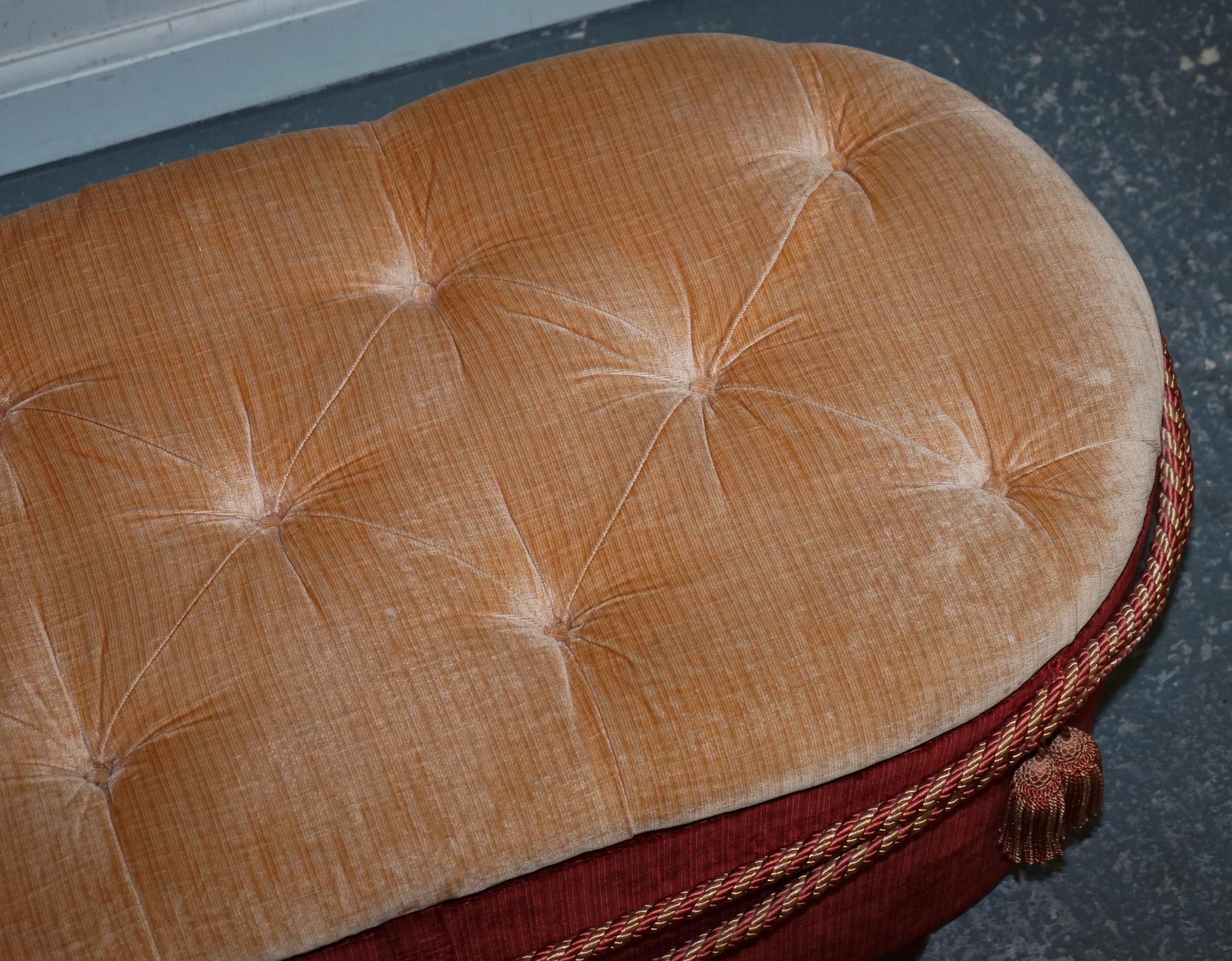 antiguo otomano de tela victoriana para cama con detalles de borlas en venta 8