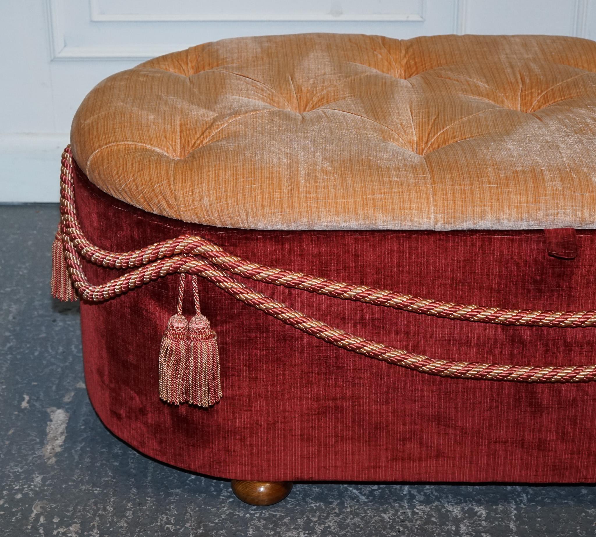 antiguo otomano de tela victoriana para cama con detalles de borlas Hecho a mano en venta