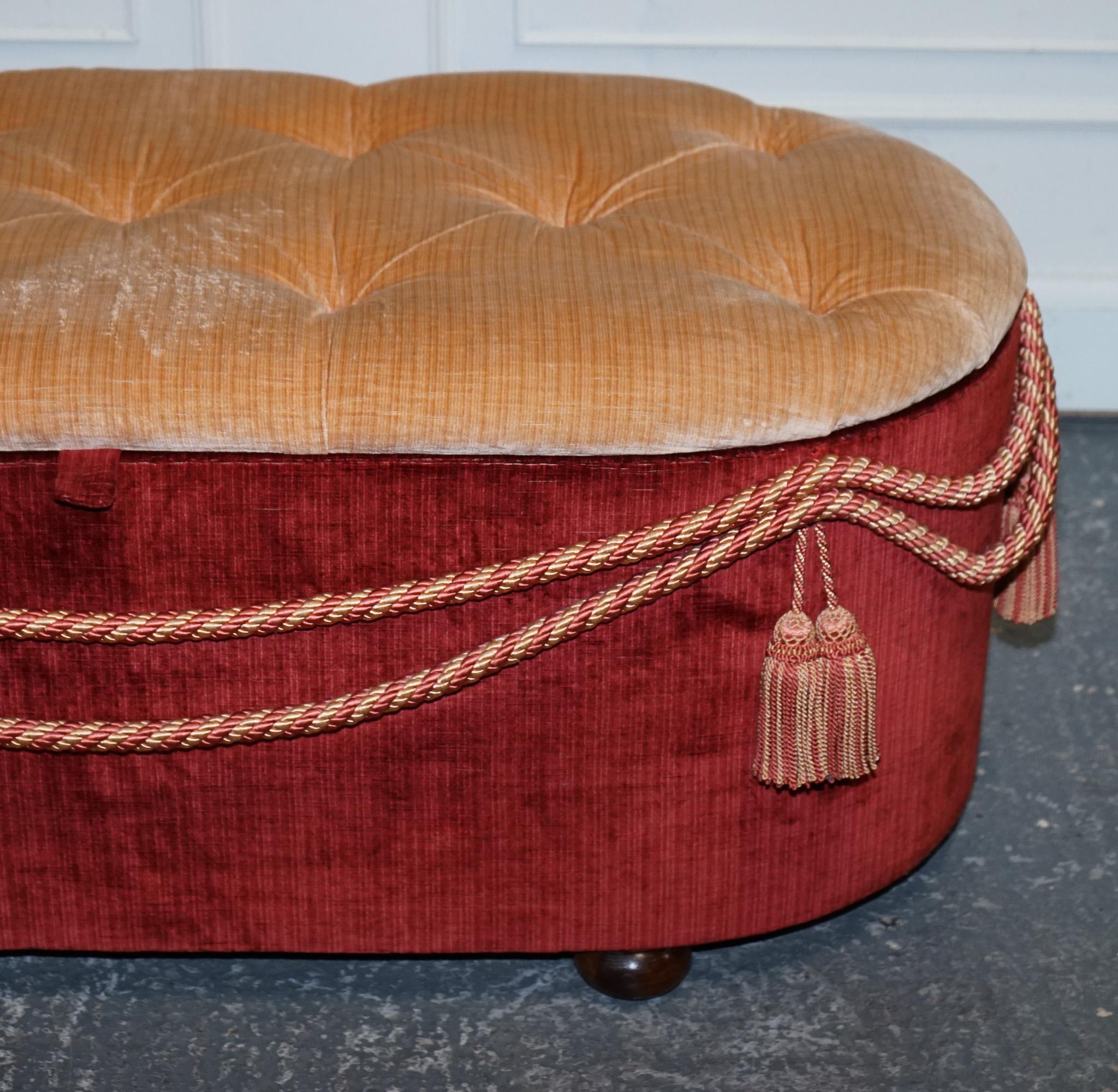 antiguo otomano de tela victoriana para cama con detalles de borlas en Bueno estado para la venta en Pulborough, GB