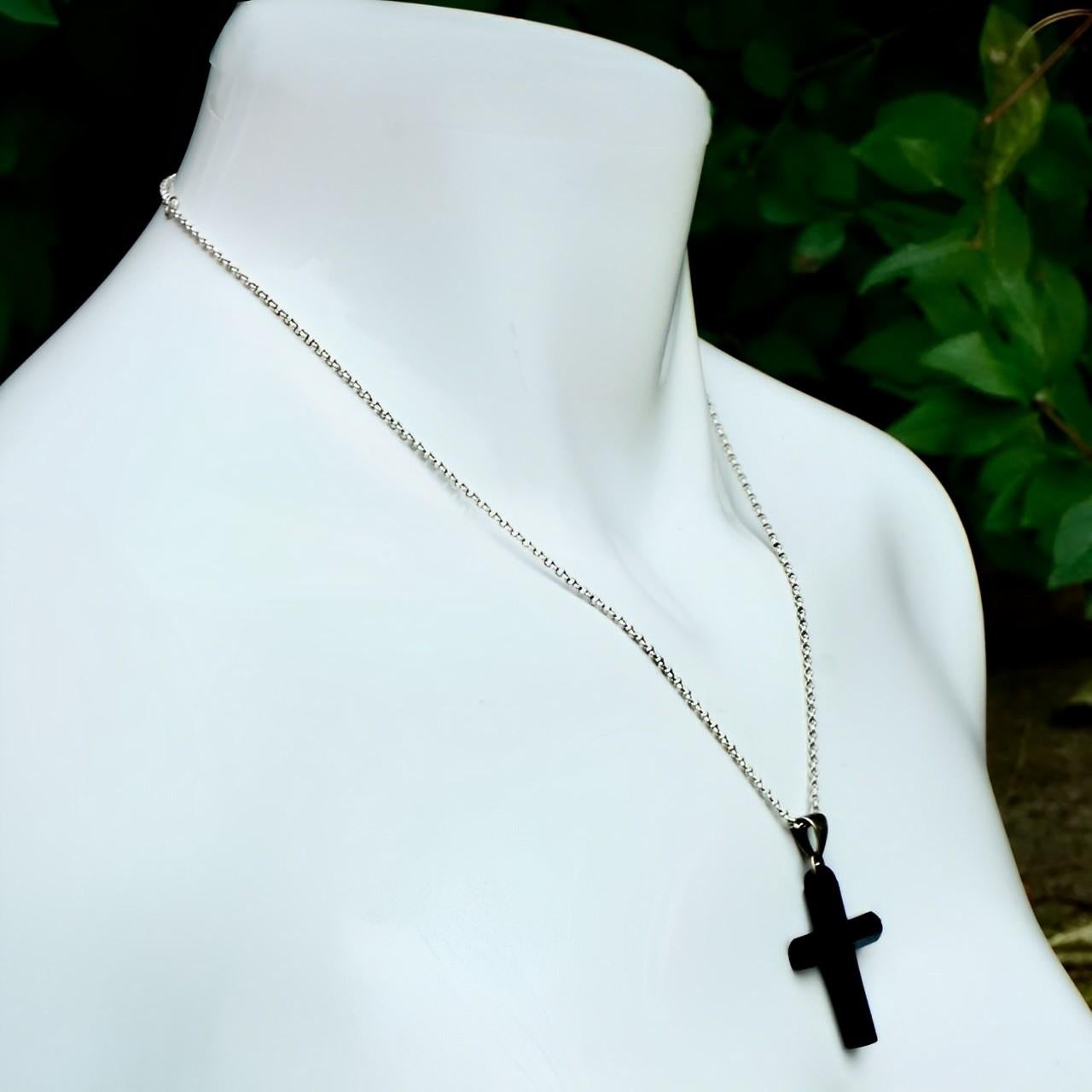 Antique Victorian Faceted French Jet and Silver Cross Pendant and Chain For Sale 3
