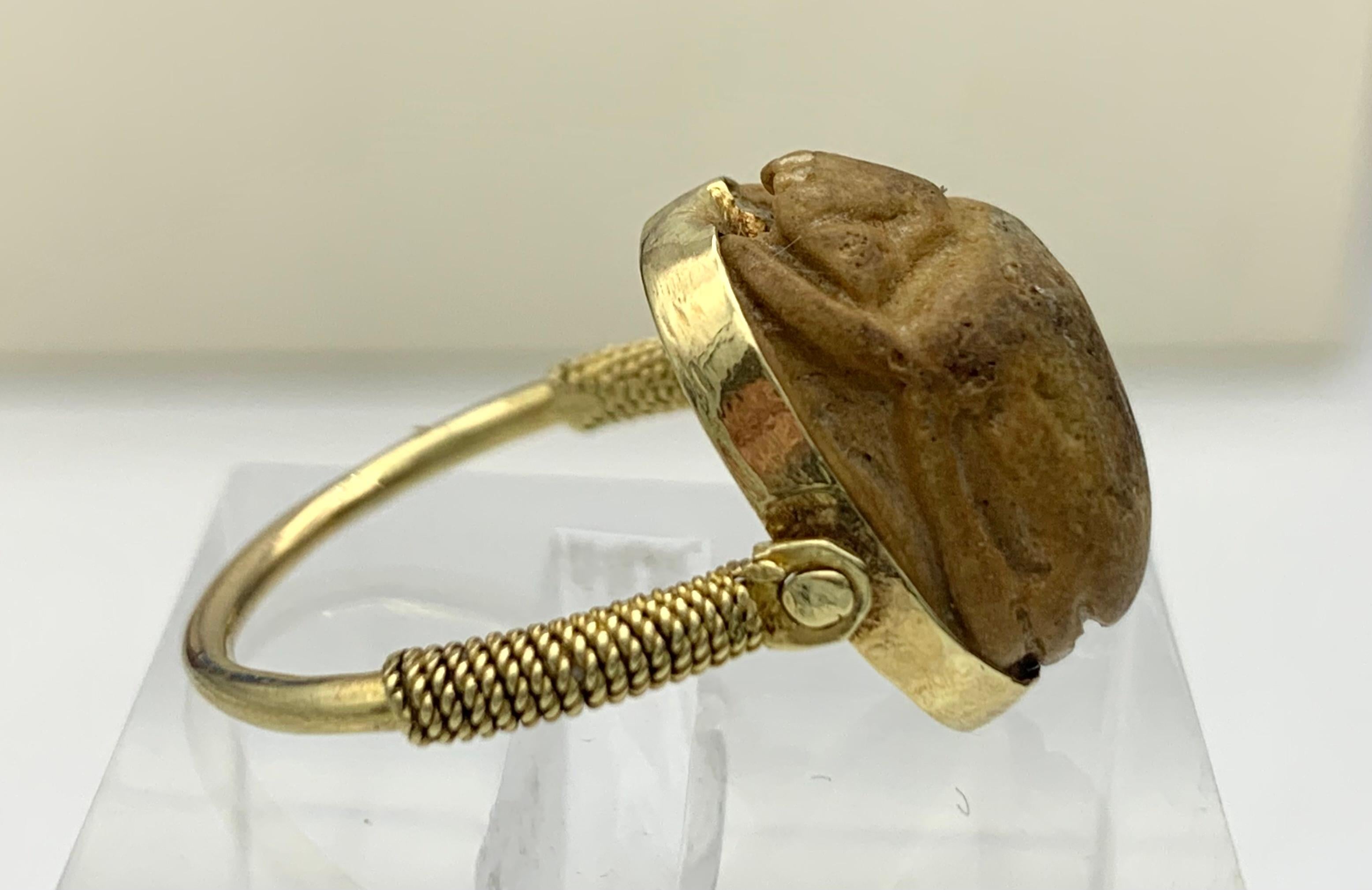 Antiker viktorianischer Fayence-Schalring aus 18 Karat Gelbgold mit drehbarem Ring für Damen oder Herren im Angebot