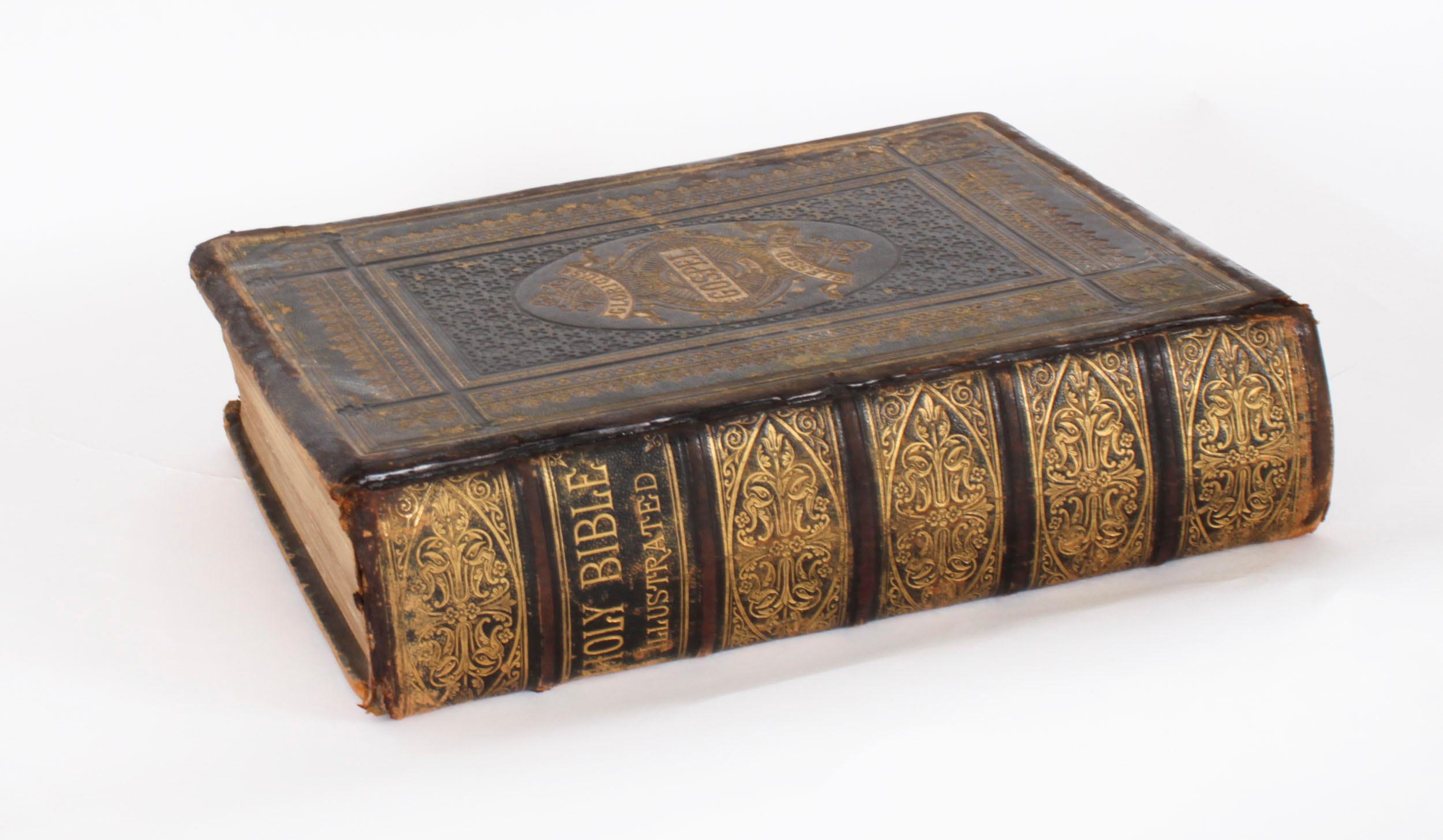 Cuir Antique Bible de famille victorienne reliée en cuir vers 1850