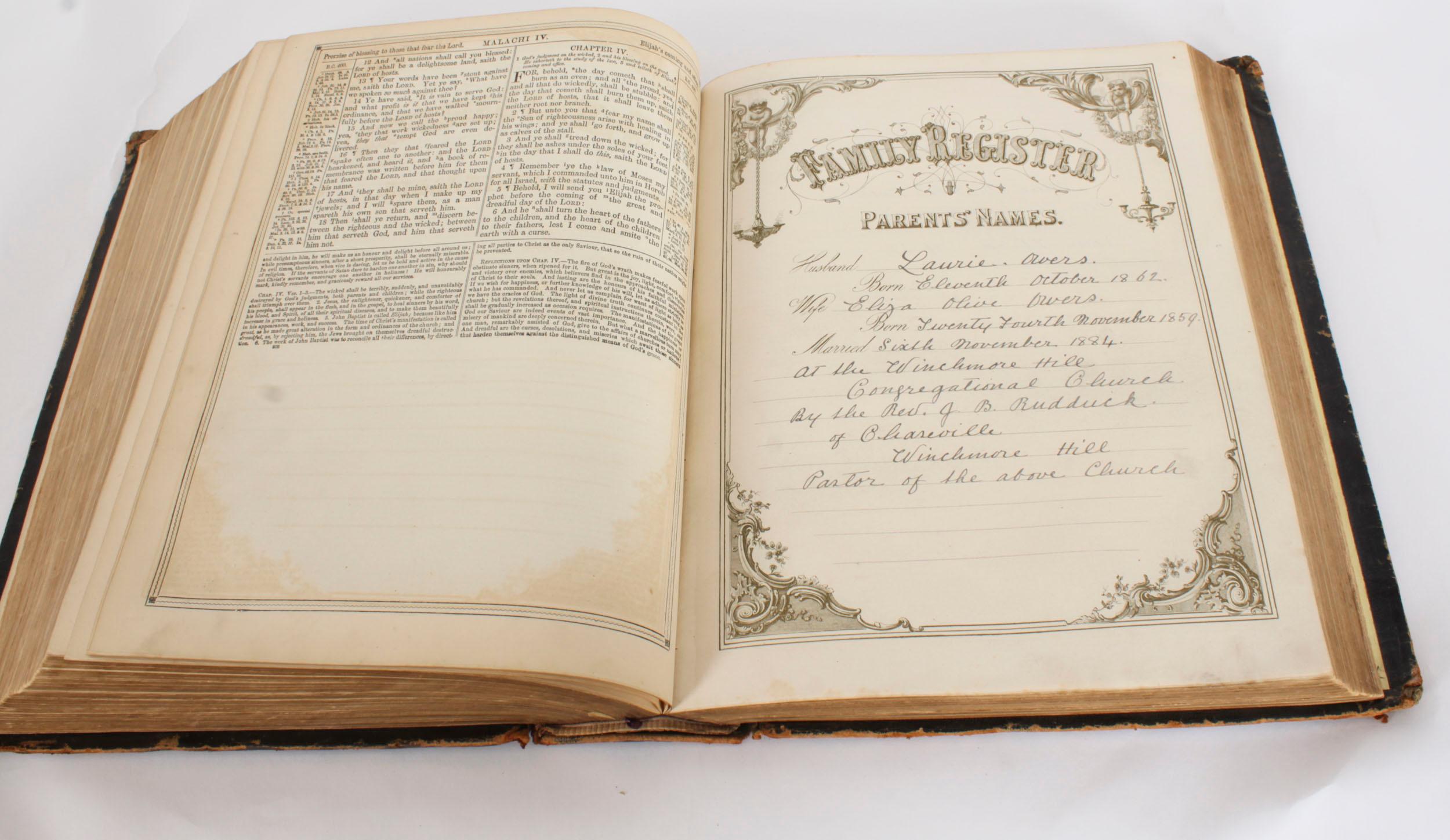 Antique Bible de famille victorienne reliée en cuir vers 1850 4