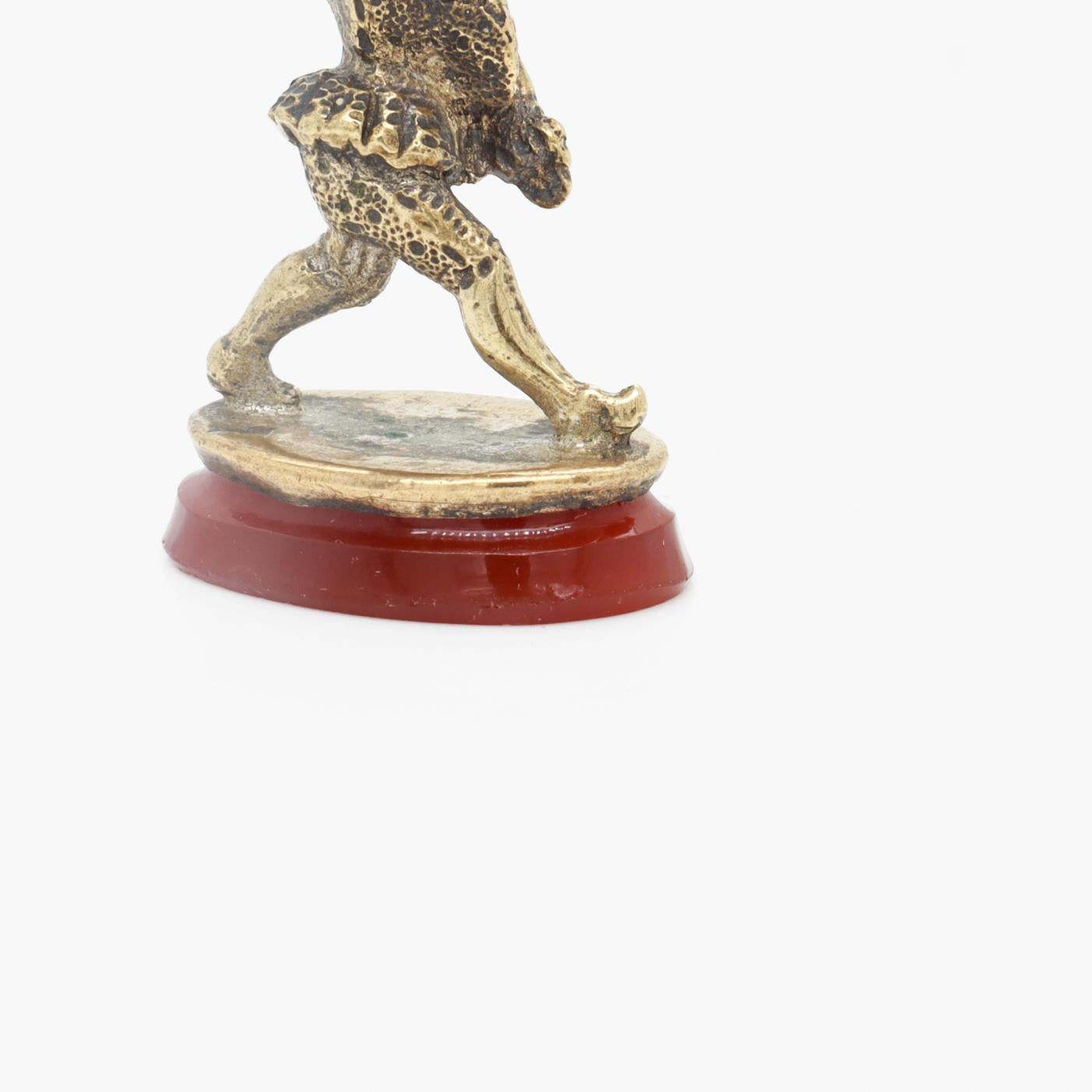 Antico punzone vittoriano figurato placcato in oro e corniola con sigillo per orologio in vendita 4