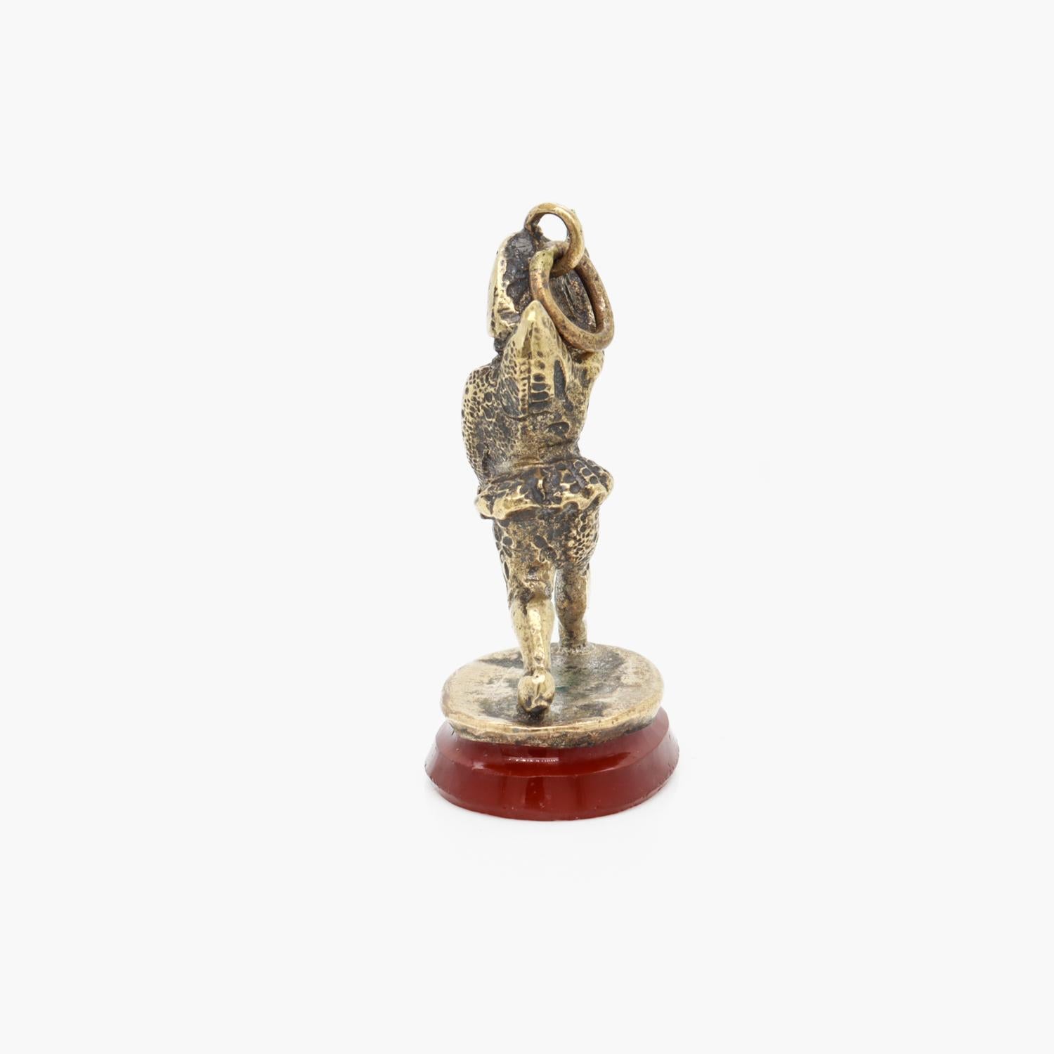 Cabochon Antico punzone vittoriano figurato placcato in oro e corniola con sigillo per orologio in vendita