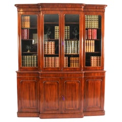 Antikes viktorianisches Bücherregal aus gemasertem Nussbaumholz mit vier Türen und Breakfront, 19. Jahrhundert