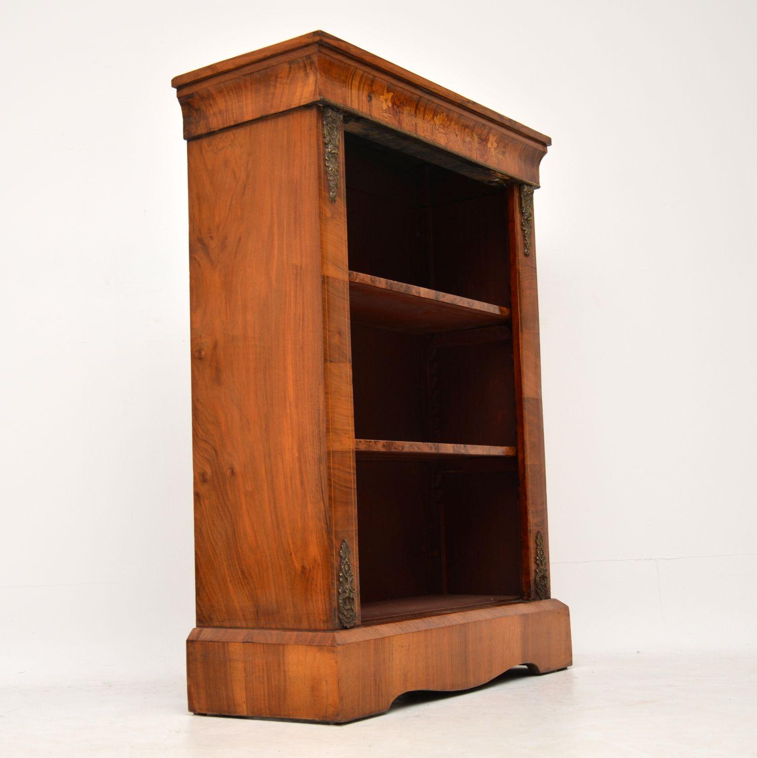 Antique Victorian Figured Walnut Open Bookcase In Good Condition In London, GB