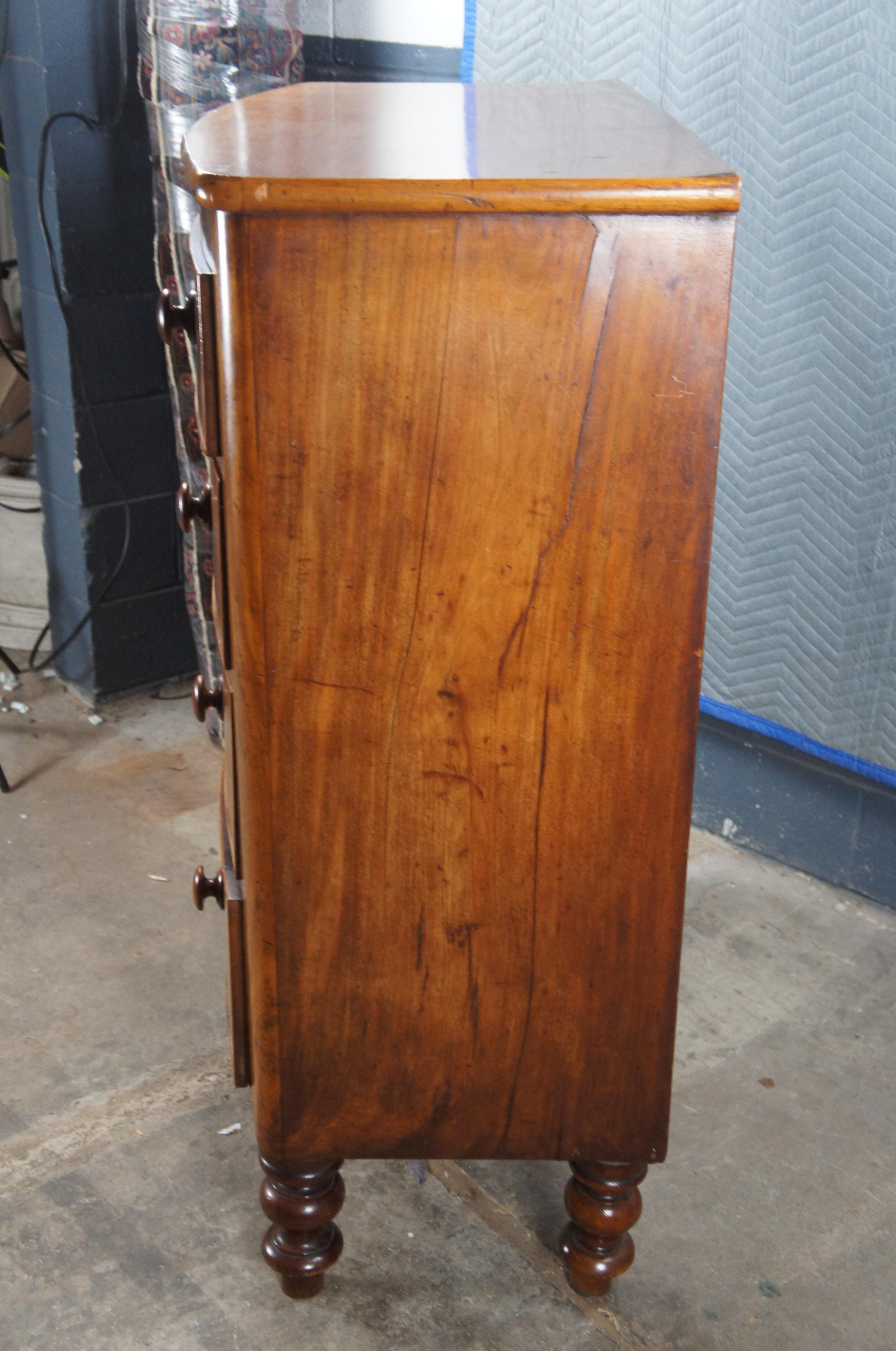 Antigua cómoda Victoriana de caoba con frente de arco Cómoda Tallboy de 50