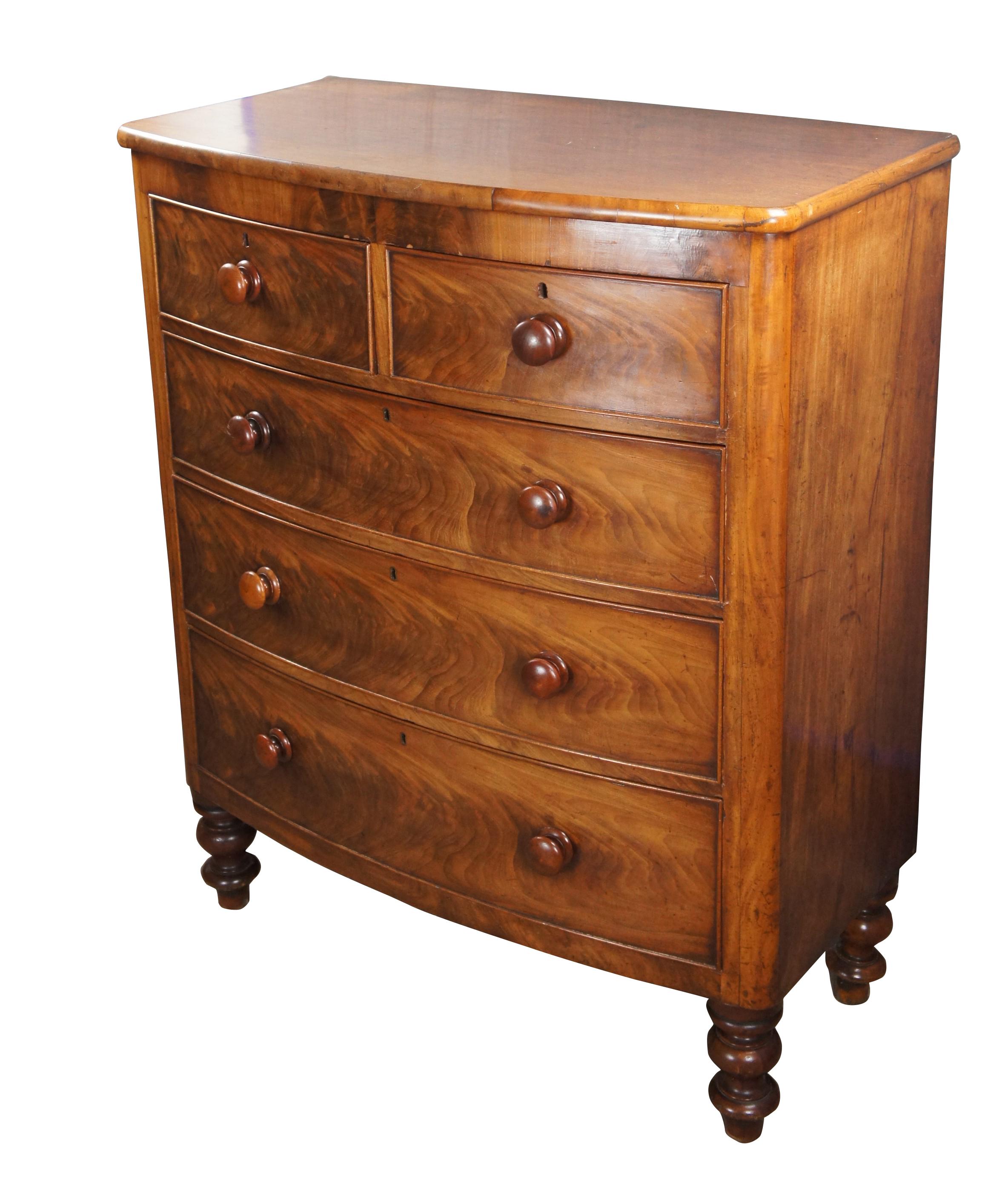 Antigua cómoda Victoriana de caoba con frente de arco Cómoda Tallboy de 50