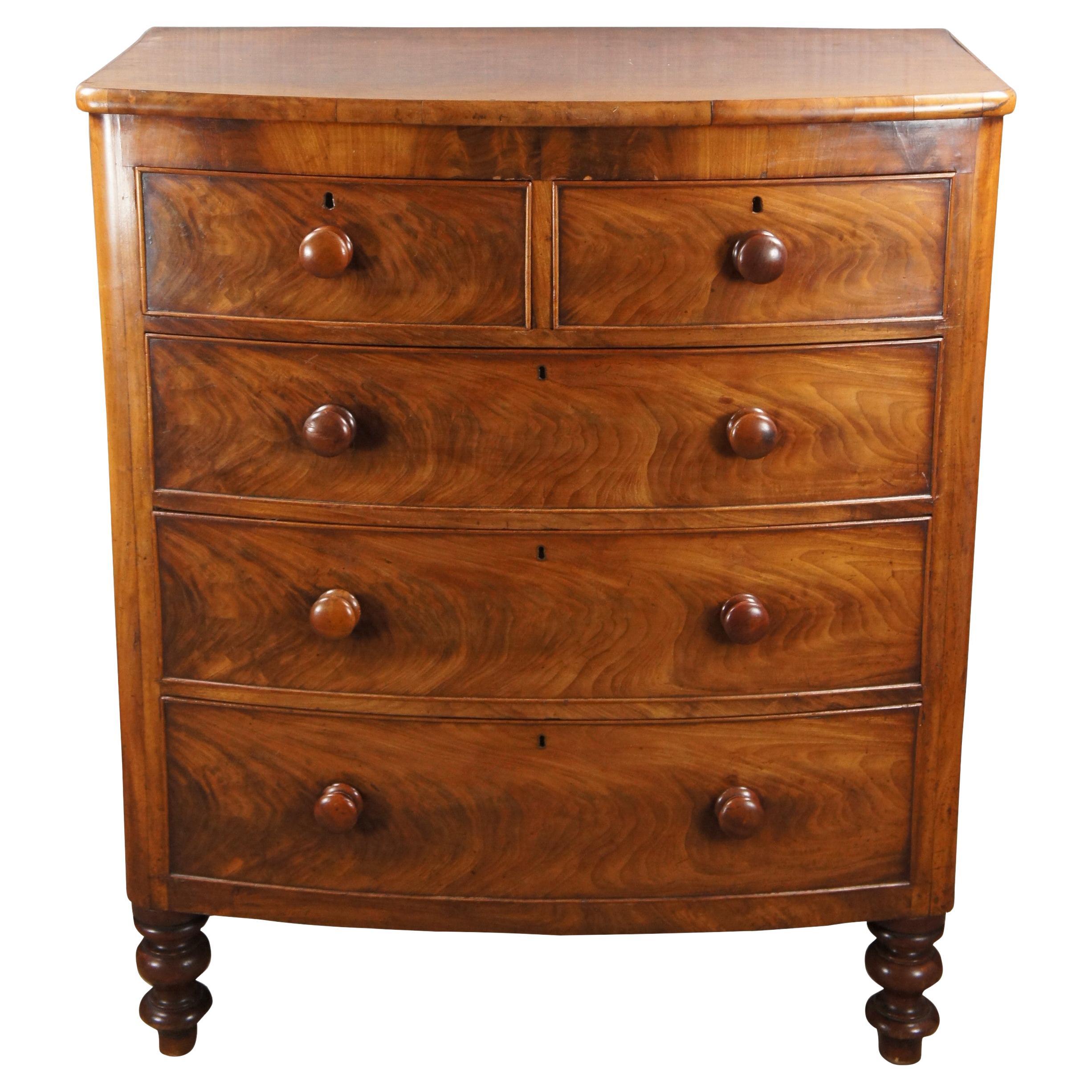 Antigua cómoda Victoriana de caoba con frente de arco Cómoda Tallboy de 50"