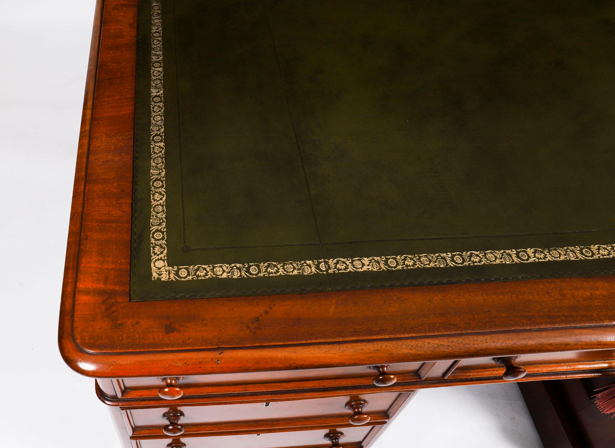 Antike viktorianische Flamme Mahagoni Partner Pedestal Schreibtisch 19. C 139x107cm im Angebot 5