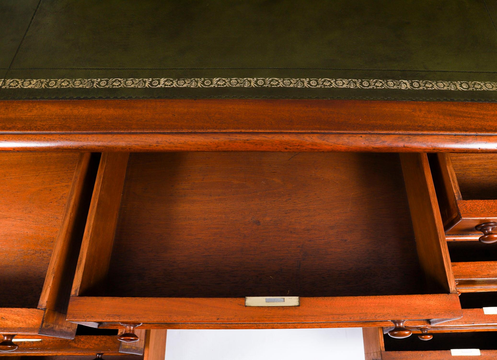 Antike viktorianische Flamme Mahagoni Partner Pedestal Schreibtisch 19. C 139x107cm (Englisch) im Angebot