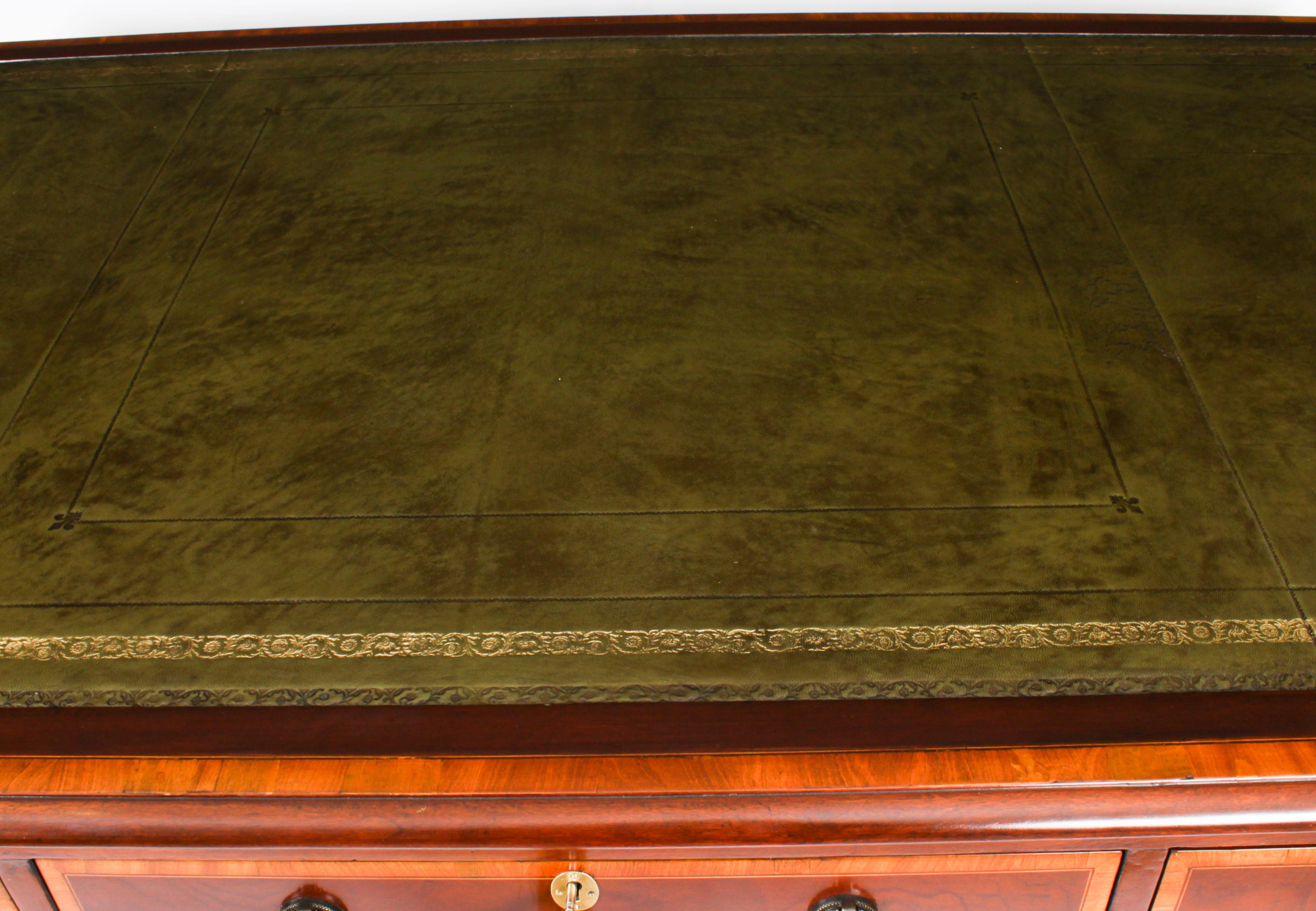 Antiker viktorianischer Partner-Schreibtisch aus geflammtem Mahagoni, 19. Jahrhundert (Englisch) im Angebot