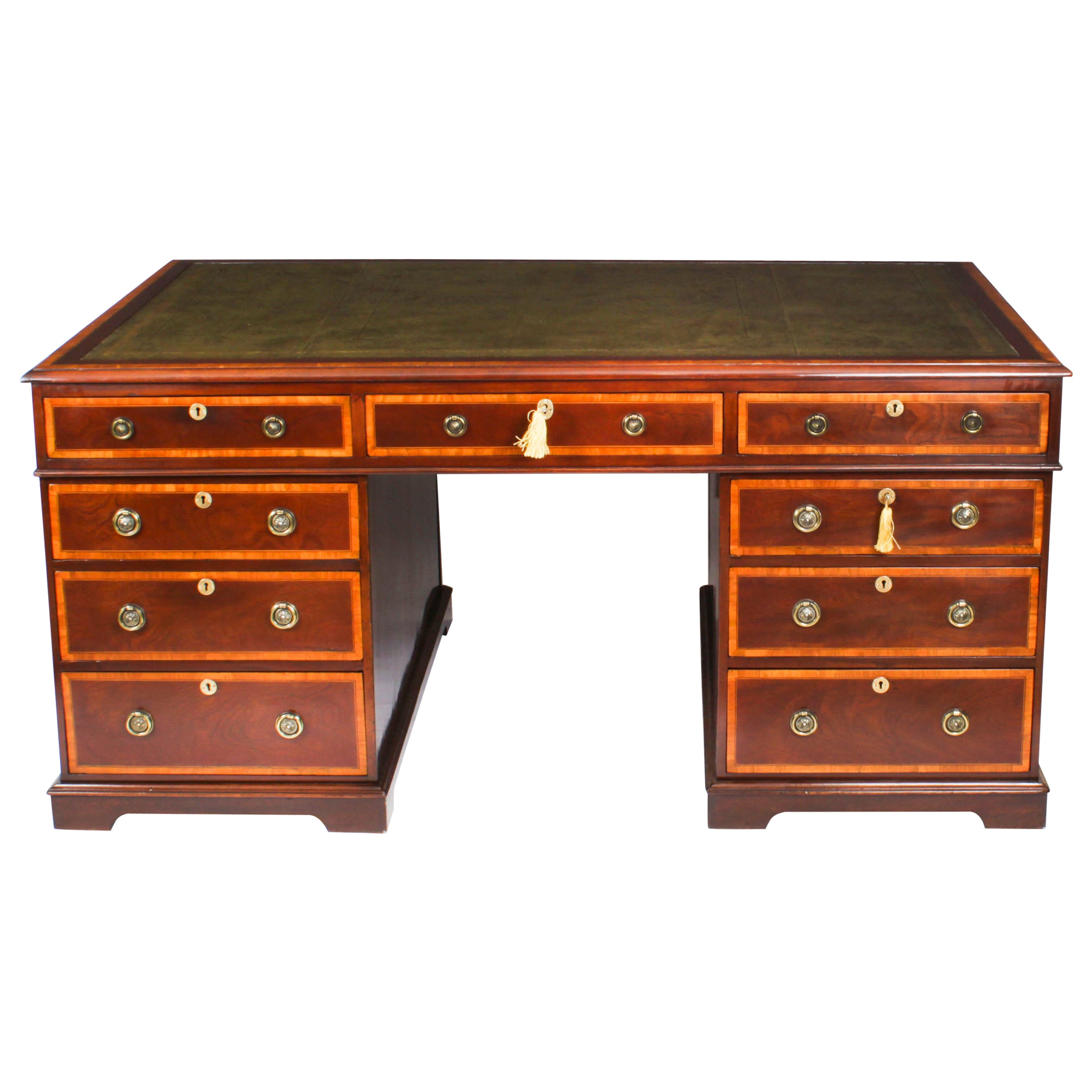 Bureau à piédestal victorien ancien en acajou flamboyant du 19ème siècle