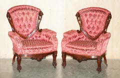ANTIQUE PAIR DE CHAISES VICTORIEN EN BOIS DUR FLAMMÉ, CARACTÉRISÉ DE LIONS, FAIT PARTIE D'UN ENSEMBLE