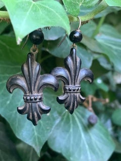 Antique Victorian Fleur- de- Lys Dangle Earrings Vulcanite Glas Metall Fittings