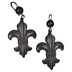 Antiquities Victorian Fleur- de- Lys Dangle Earrings Vulcanite Glas Metall Fittings