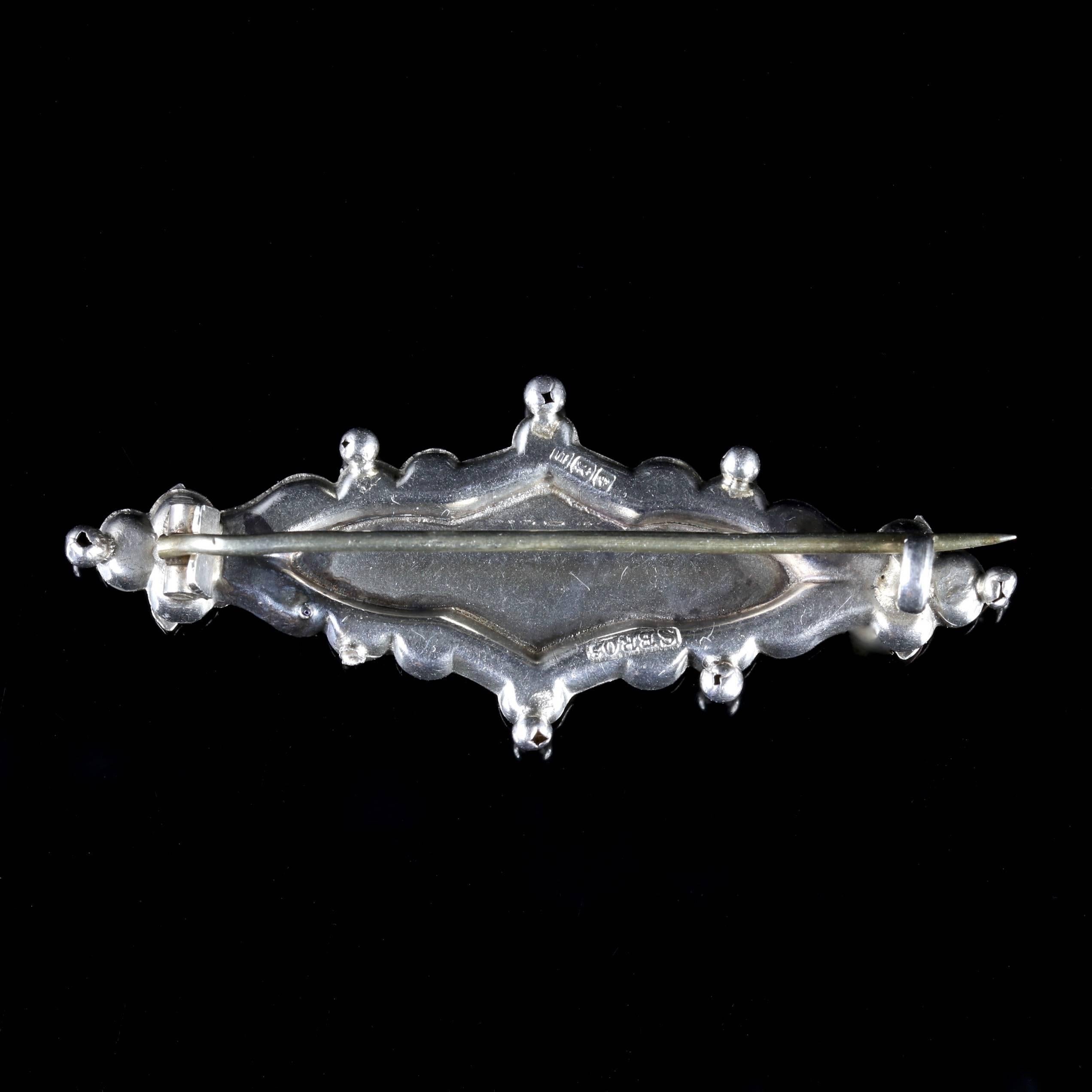 Antique Victorian Floral Horseshoe Brooch Silver, circa 1900 In Excellent Condition For Sale In Lancaster, Lancashire