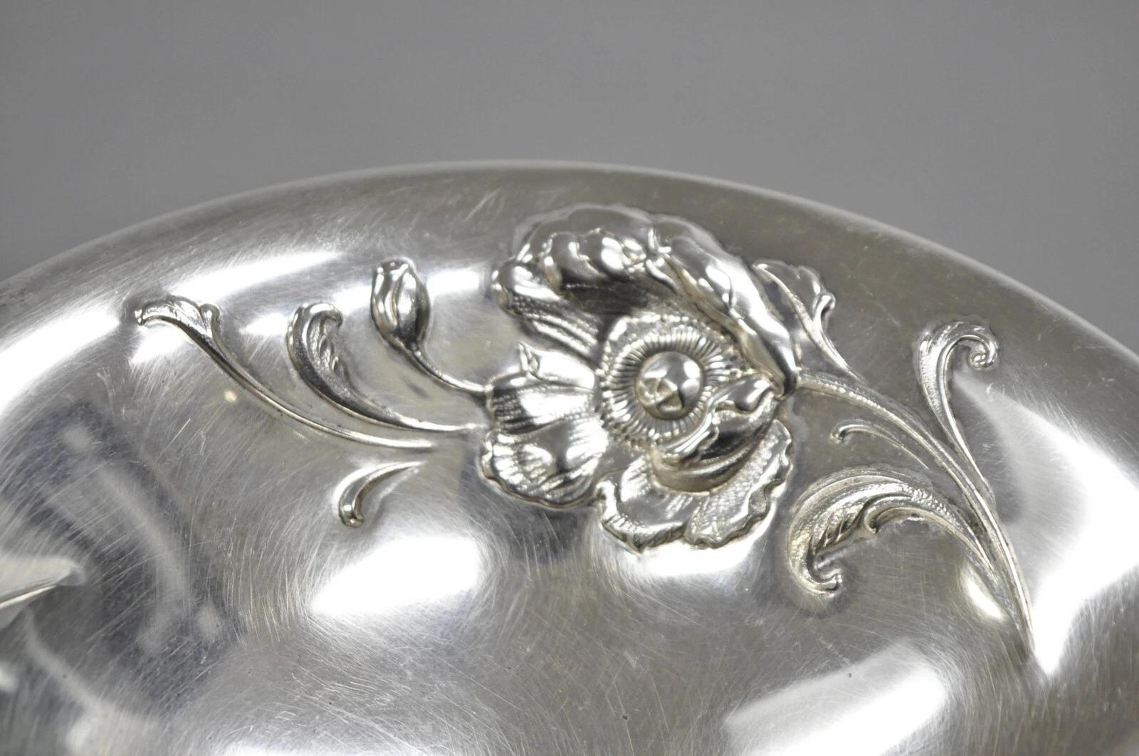 Antike viktorianische versilberte Kompottschale mit Fuß aus WMA Rogers mit Blumenrepousse, WMA (Viktorianisch) im Angebot