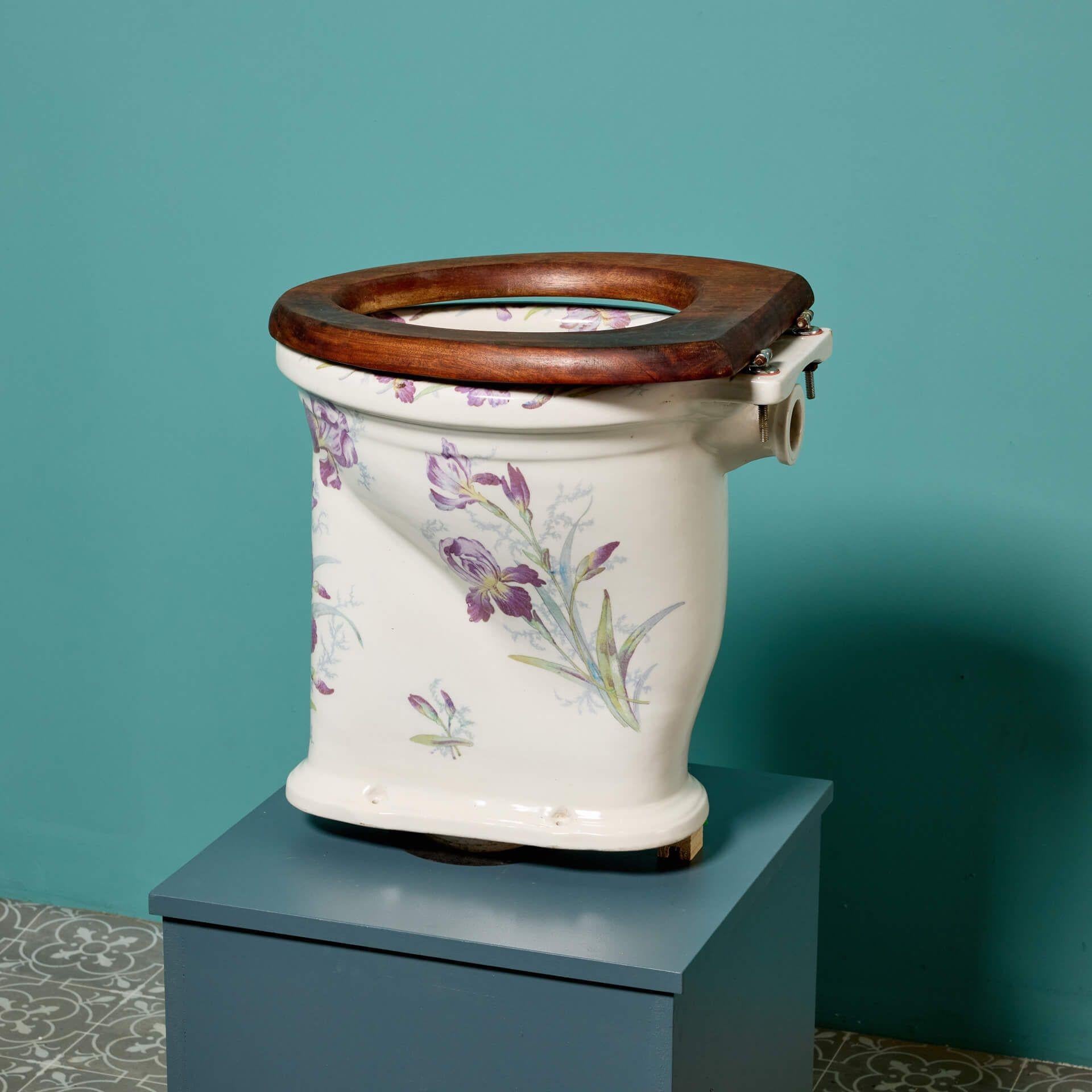 Antique Victorian Floral Toilet In Fair Condition For Sale In Wormelow, Herefordshire