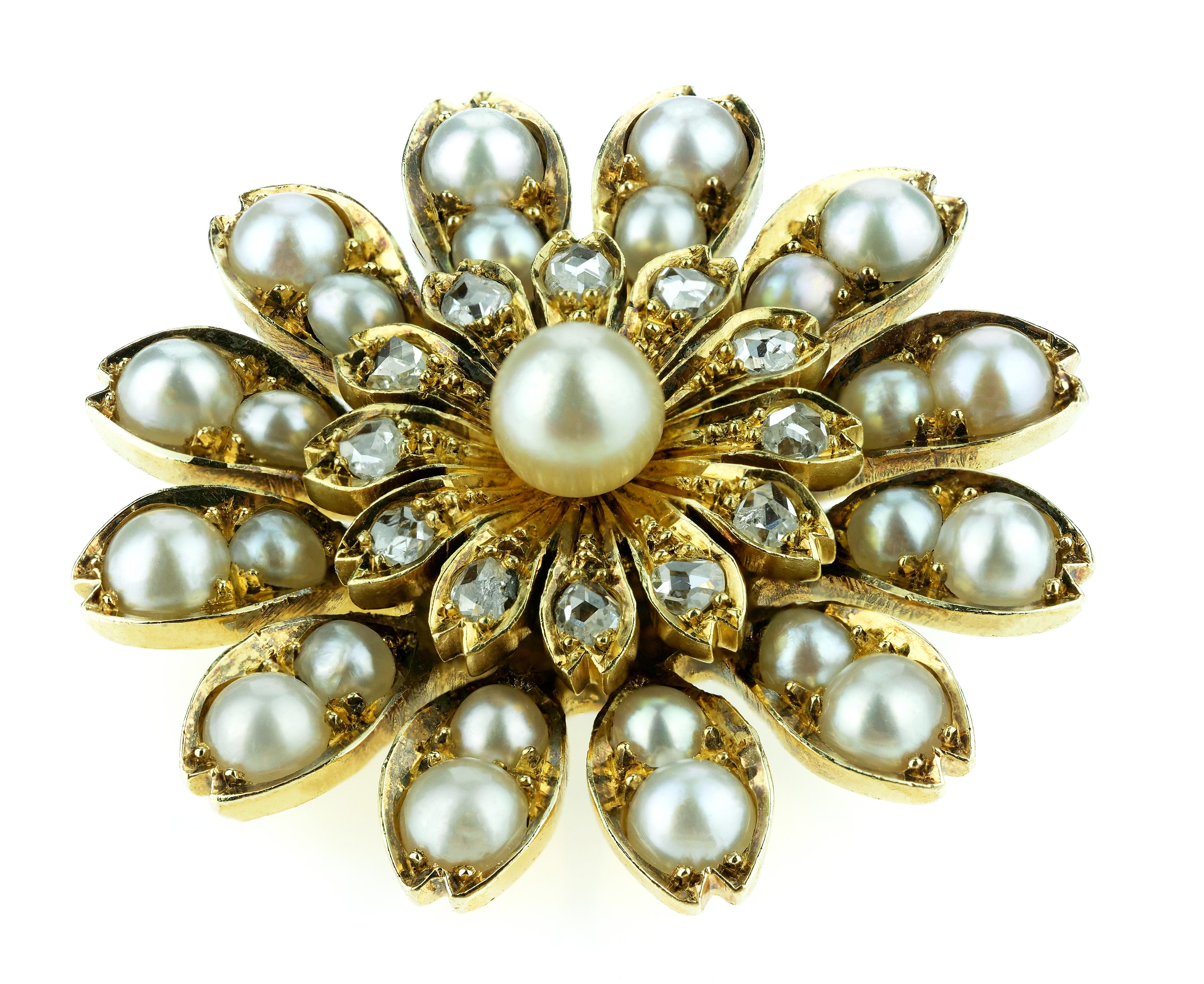 Antique Victorian Flower Brooch/Pendant with Natural Pearl and Rose Cut Diamonds In Excellent Condition In London, GB