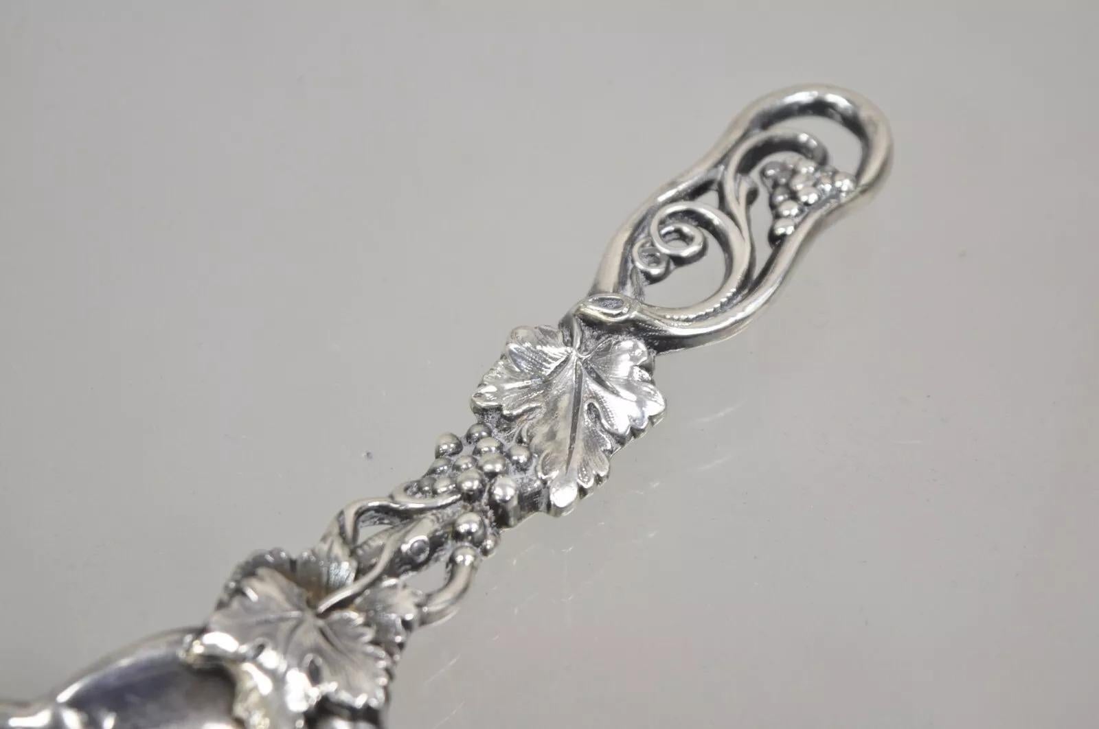 Victorien Ancien ramasse-miettes-miettes victorien Forbes Silver Co Grapevine Silver Plated en vente