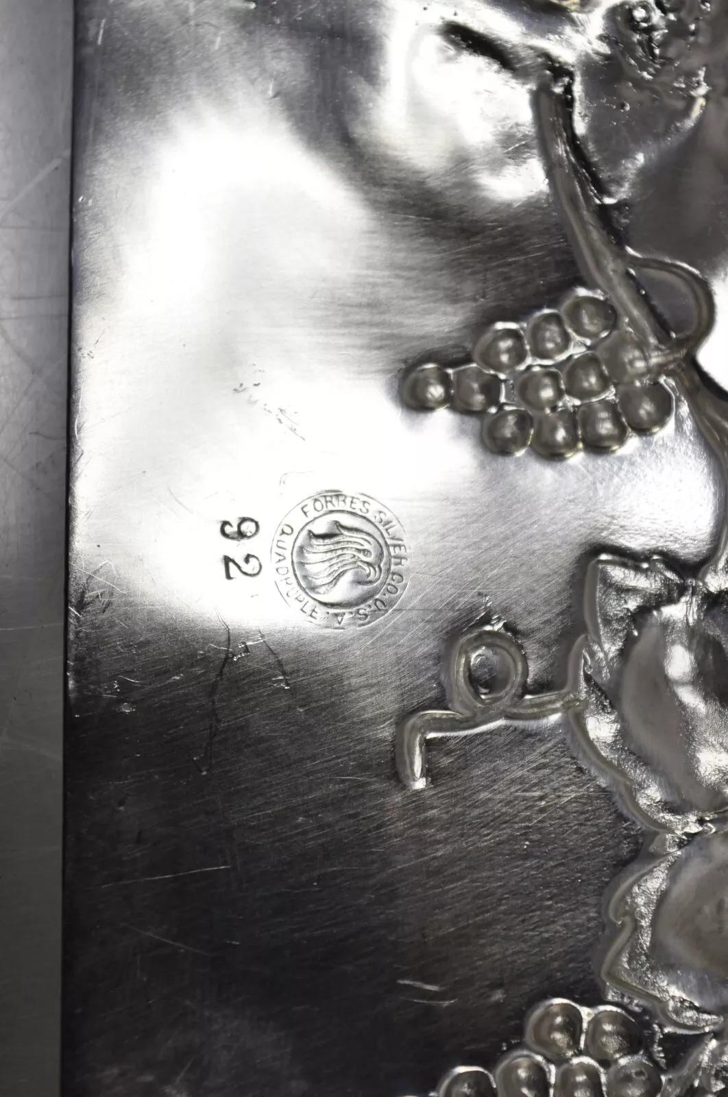 Ancien ramasse-miettes-miettes victorien Forbes Silver Co Grapevine Silver Plated en vente 2