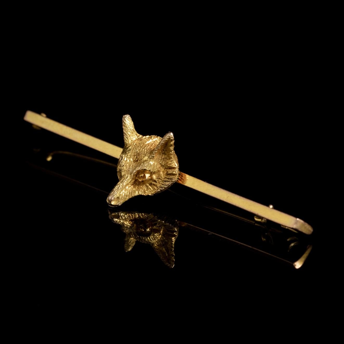 A wonderful antique Victorian bar brooch featuring a lovely engraved fox head sticking out from the centre. 

Victorian jewellery mirrored Queen Victoria’s life with the ‘Romantic’ period producing decorative animal pieces such as Foxes symbolising