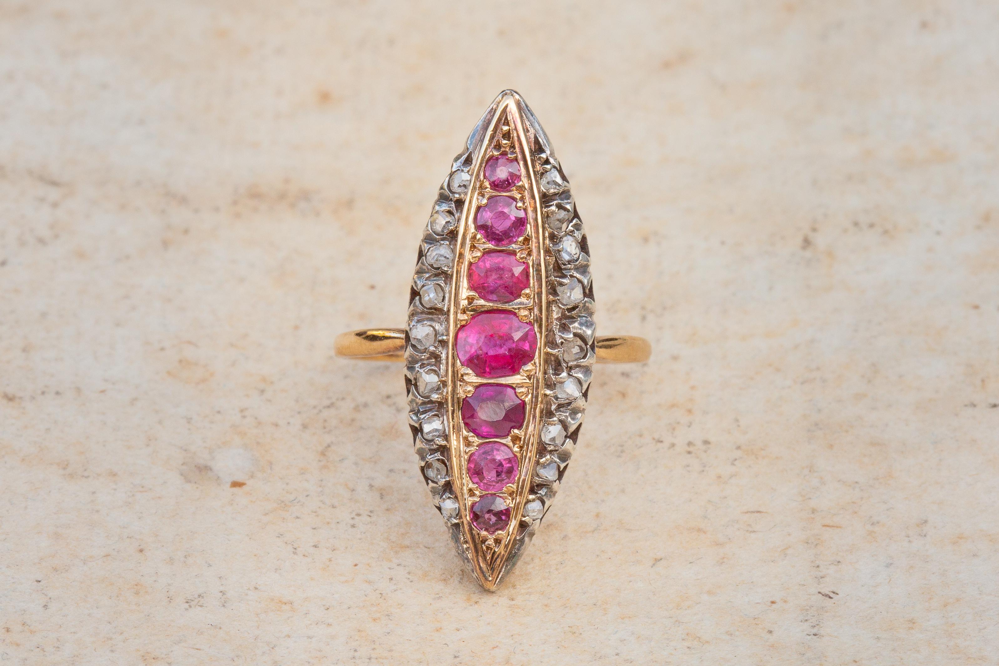 Antiker viktorianischer französischer 18 Karat Gold Diamant- und Rubin-Cluster-Ring Navette Marquise 1