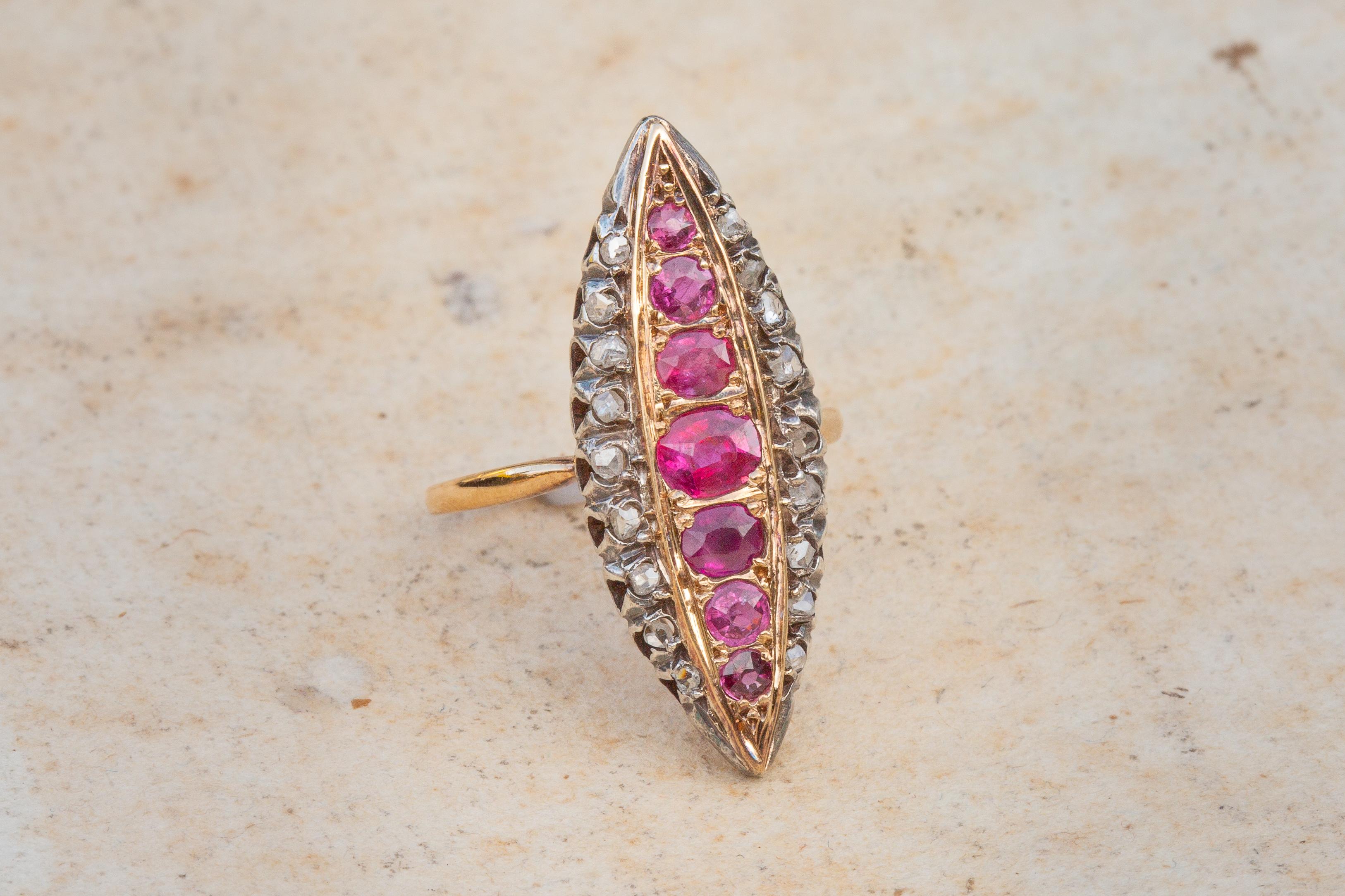 Antiker viktorianischer französischer 18 Karat Gold Diamant- und Rubin-Cluster-Ring Navette Marquise 2