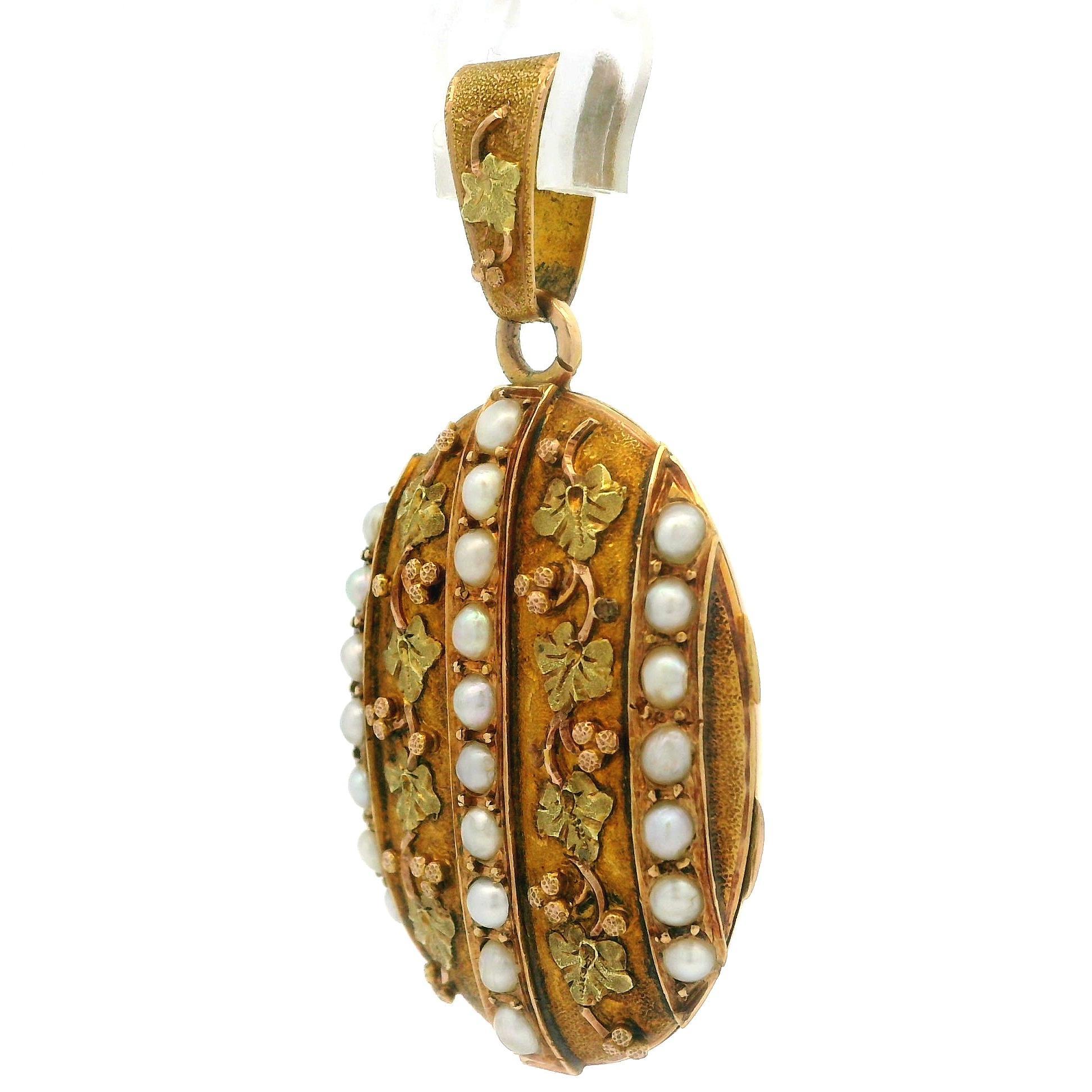 Antique Victorian French 18k Green Rose Yellow Gold Pearl Oval Locket Pendant In Good Condition In Montclair, NJ