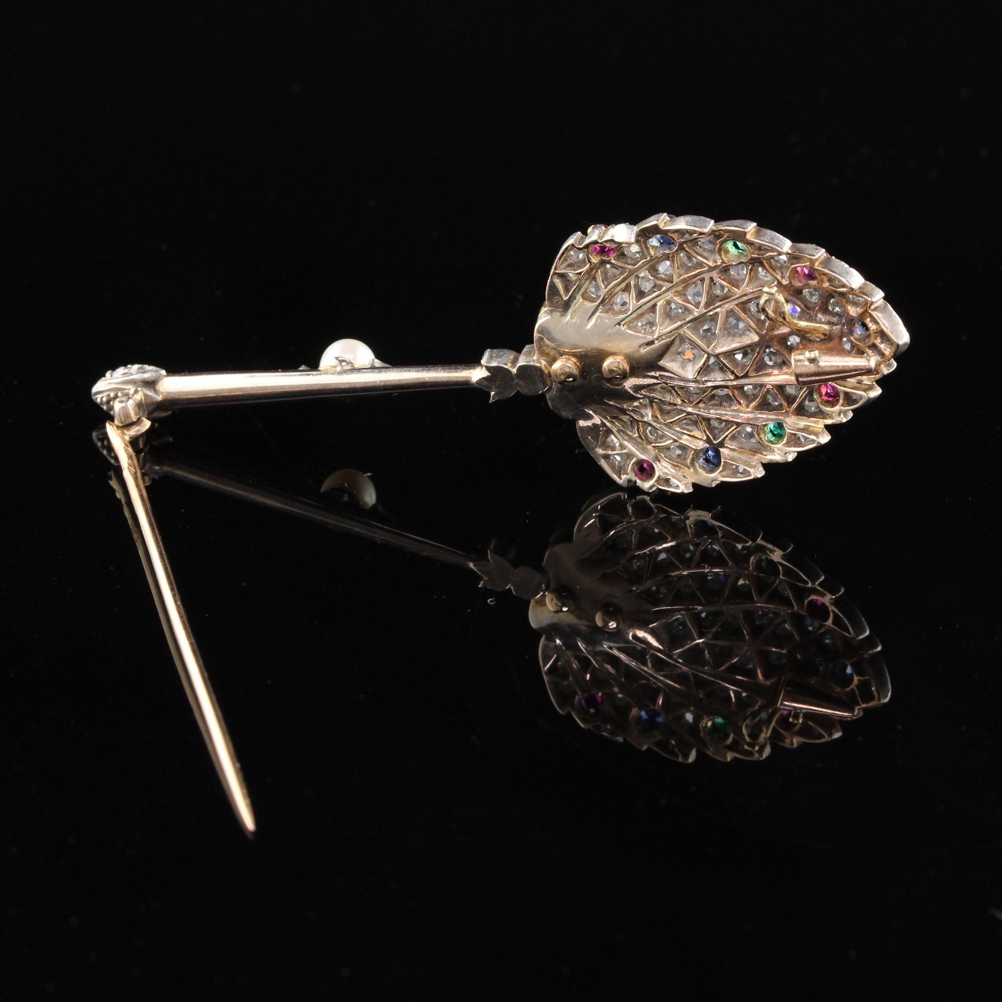 Women's or Men's Antique Victorian French 18 Karat Yellow Gold Silver Top Diamond Feather Pin