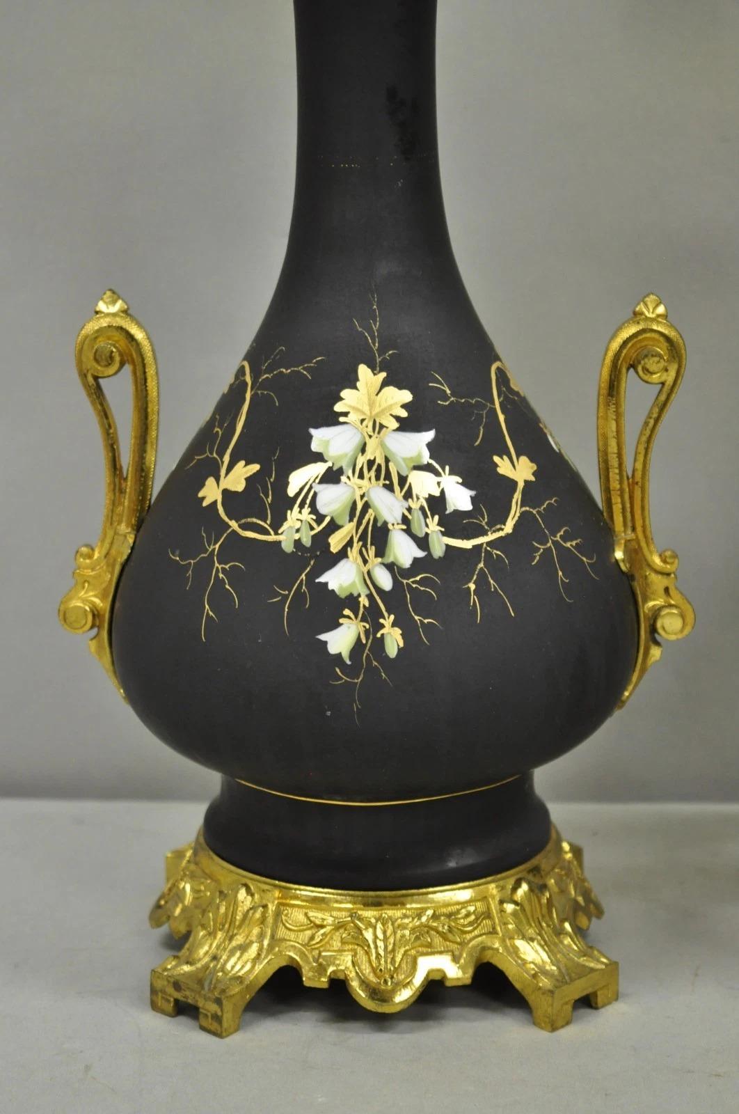 Antique Victorian French Black Porcelain Bronze Ormolu Oil Lamp Table Lamps Pair In Good Condition For Sale In Philadelphia, PA