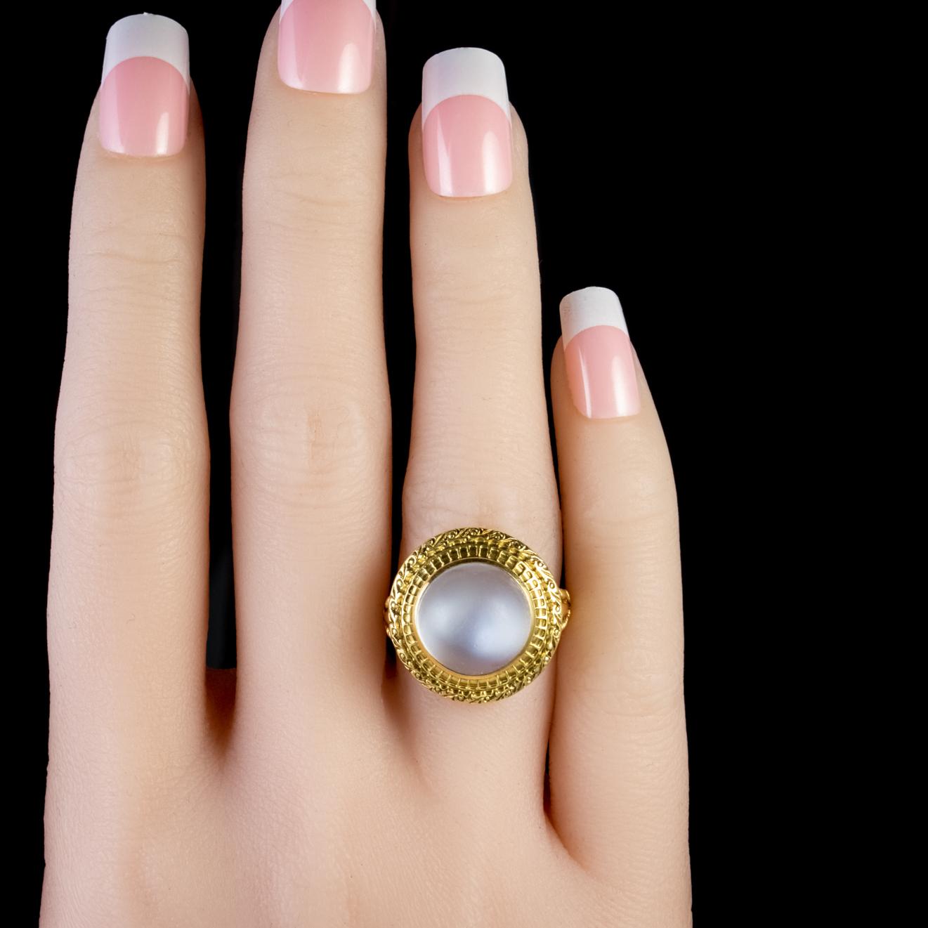 Antique Victorian French Cabochon Moonstone 18 Carat Gold Ring For Sale 4