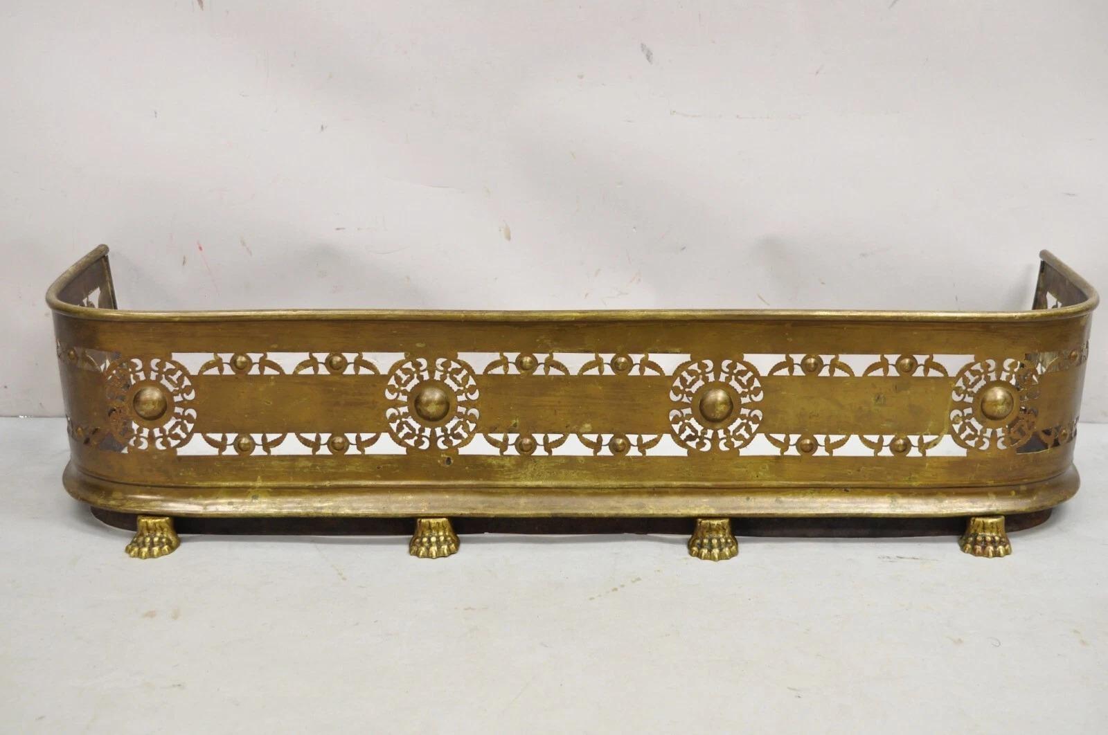 Antique French Empire in ottone con piede a zampa da 48