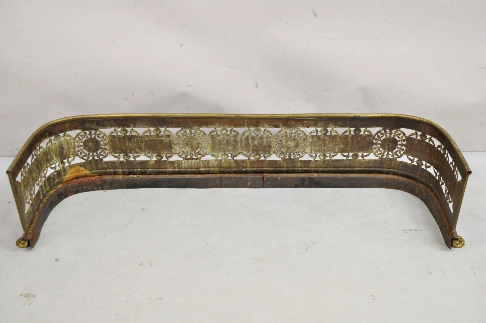 Antique French Empire in ottone con piede a zampa da 48