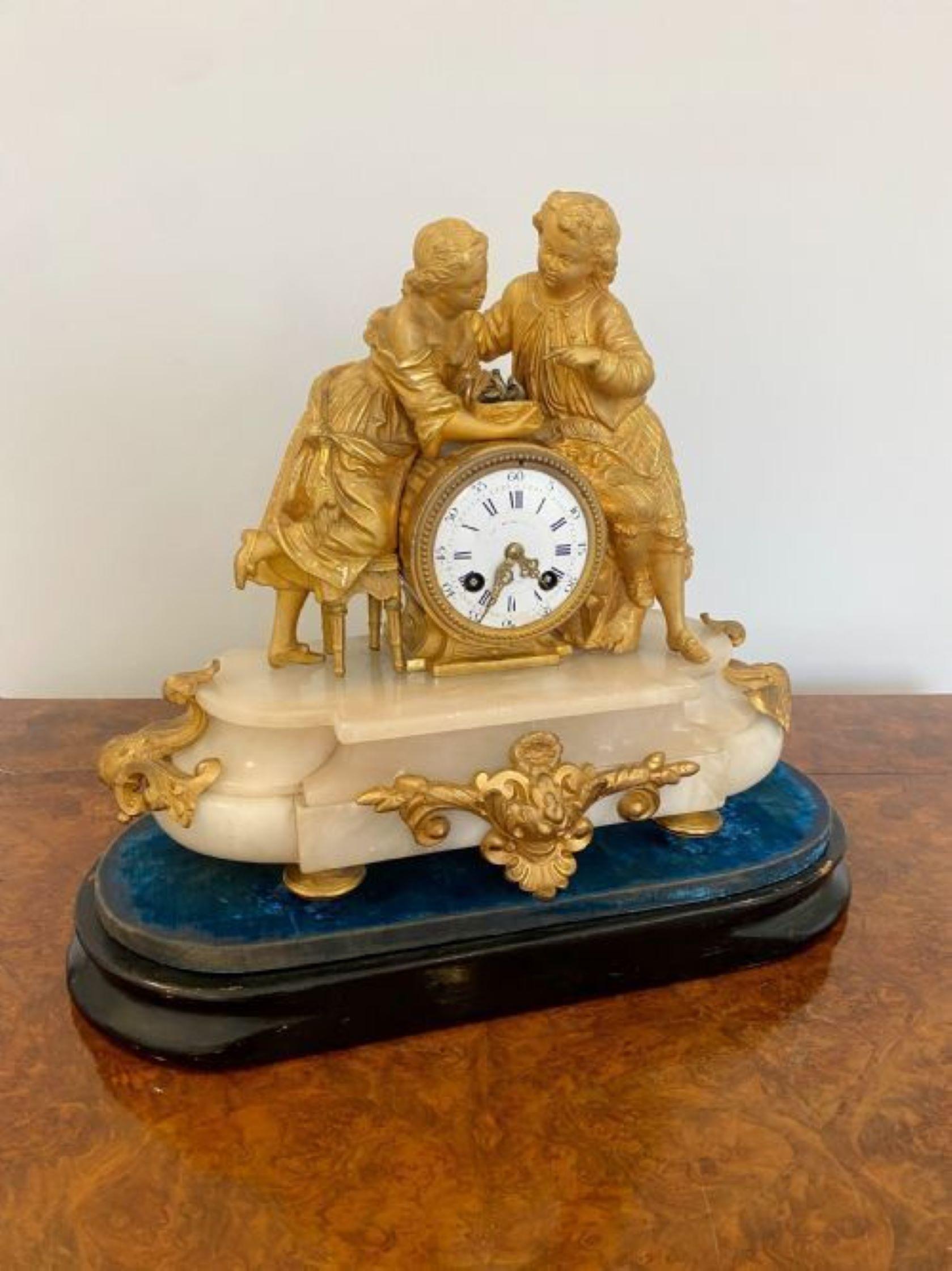 Antike viktorianische Französisch verziert Ormolu und Alabaster Mantle Clock (Viktorianisch) im Angebot