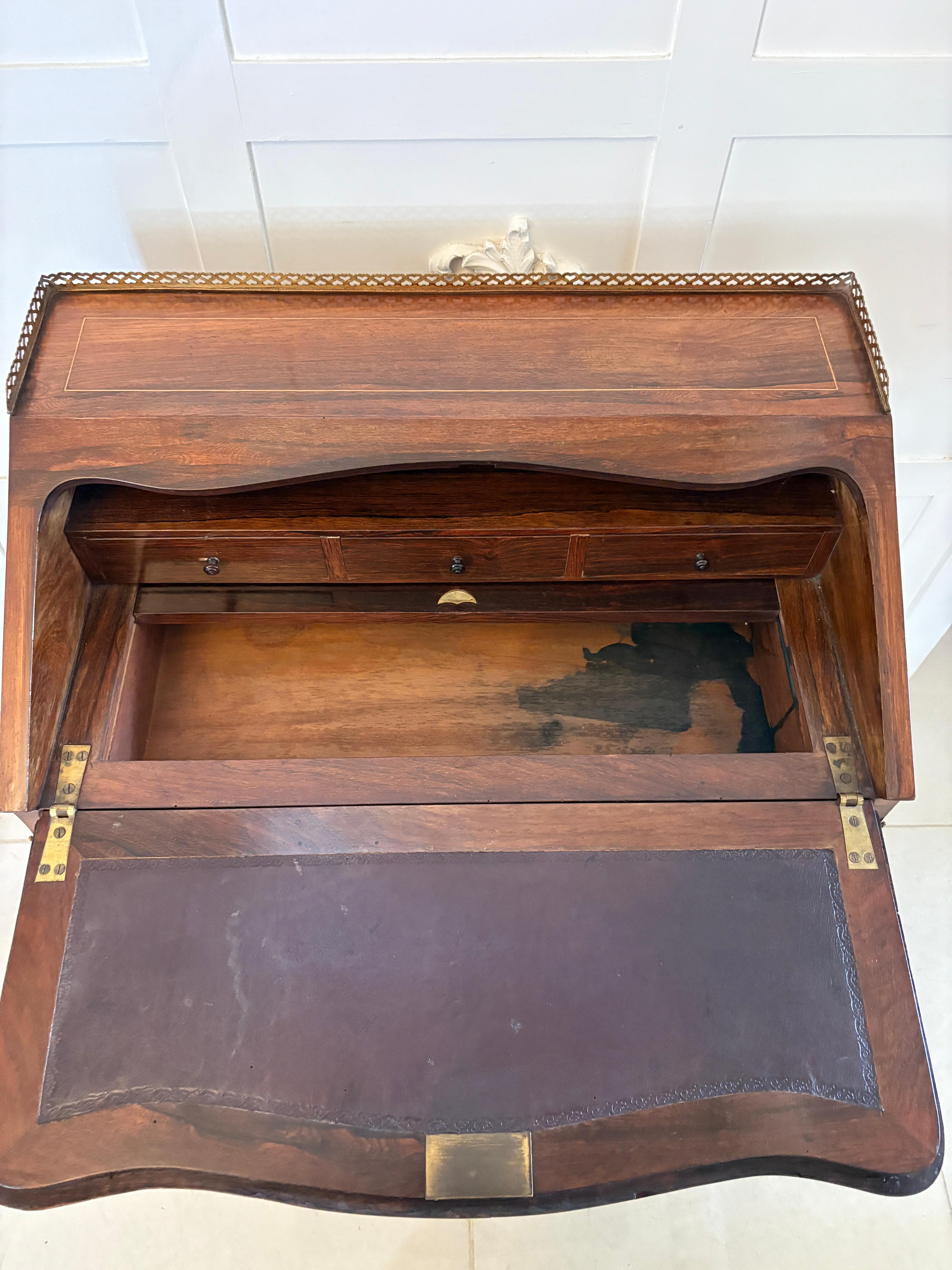Antiguo buró victoriano francés de marquetería de palisandro de calidad con incrustaciones Francés en venta