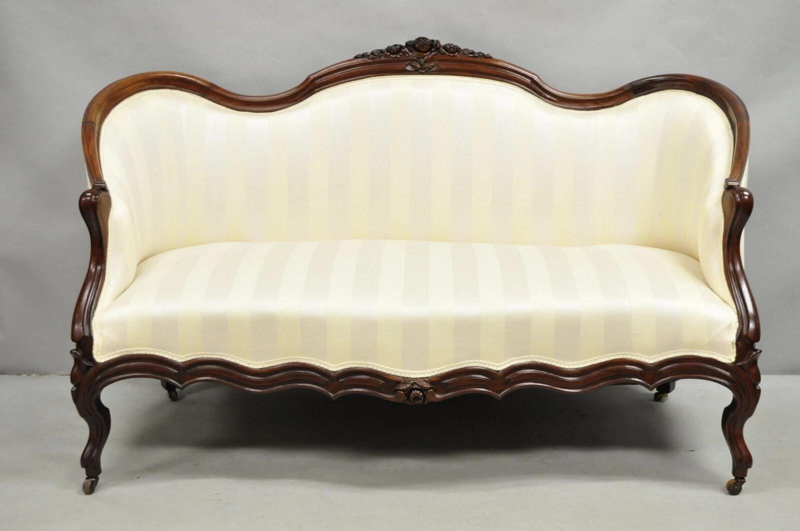 Antique French Rococo intagliato in mogano imbottito Divano salotto imbottito in vendita 5