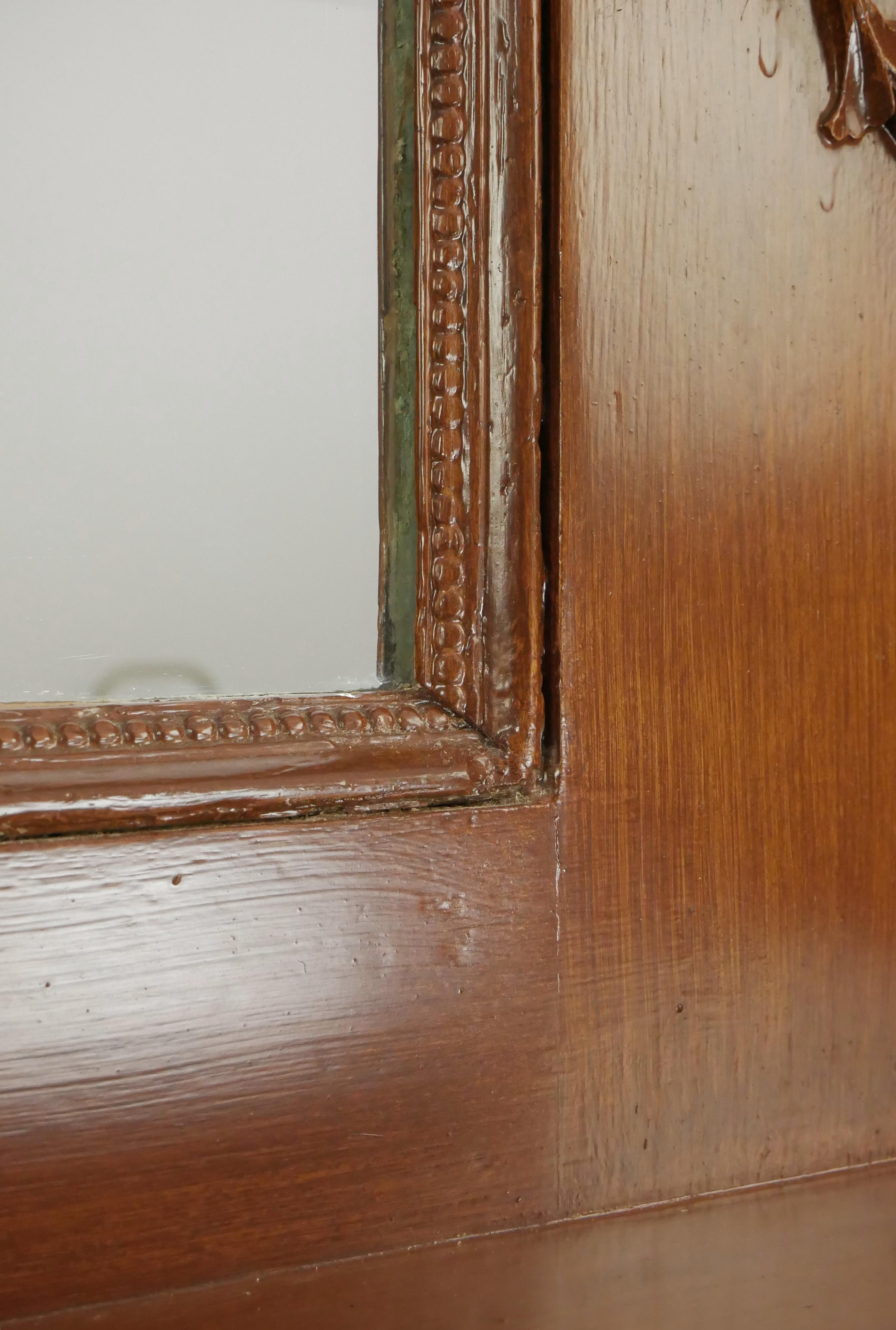 Repisa de madera antigua victoriana de tamaño natural con espejo en Bueno estado para la venta en New York, NY