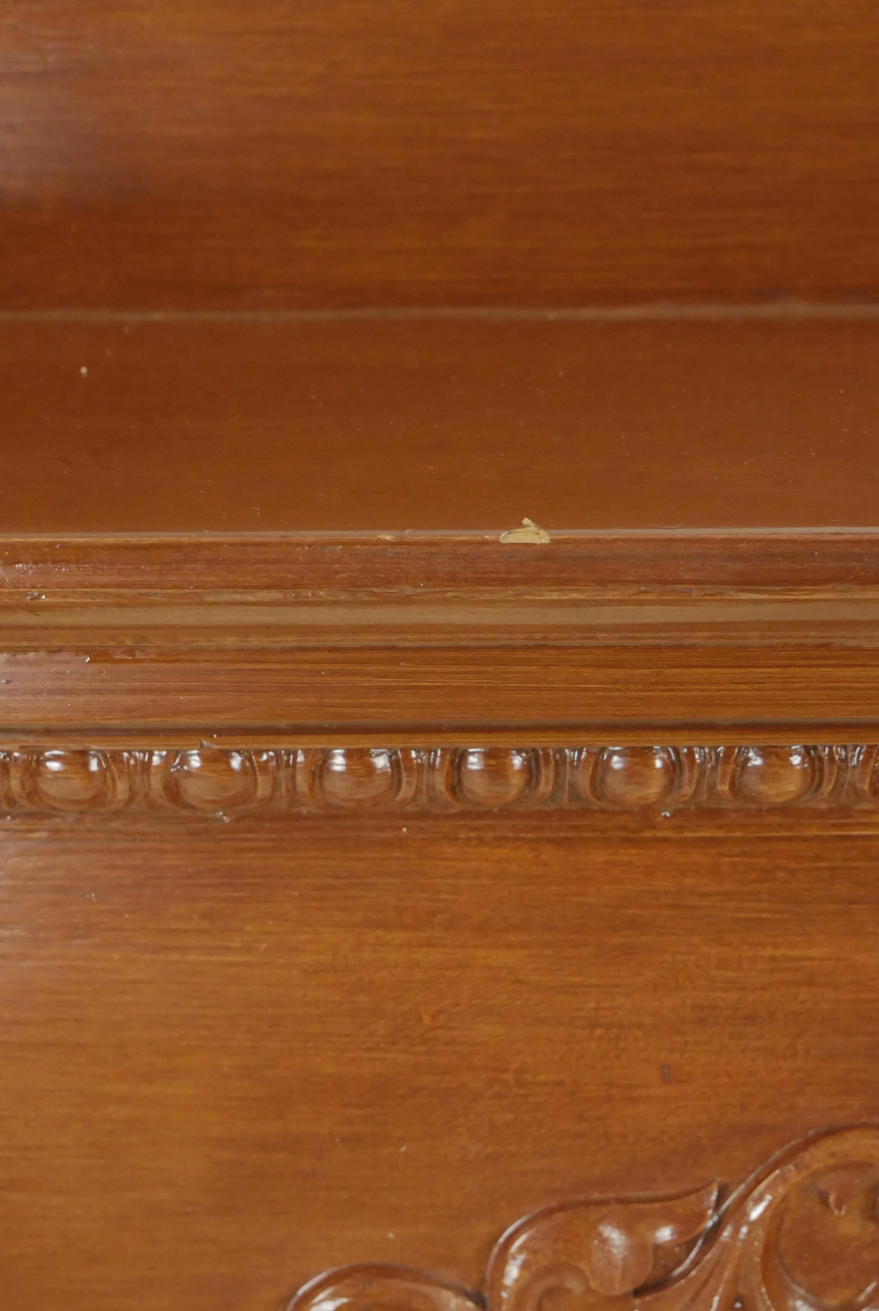 Repisa de madera antigua victoriana de tamaño natural con espejo en venta 1