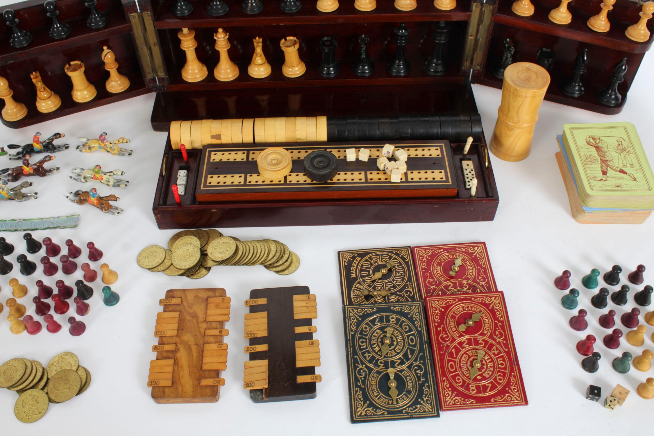 Antique Victorian Fully Fitted Games Compendium Chess Draughts Etc 19th Century In Good Condition For Sale In London, GB