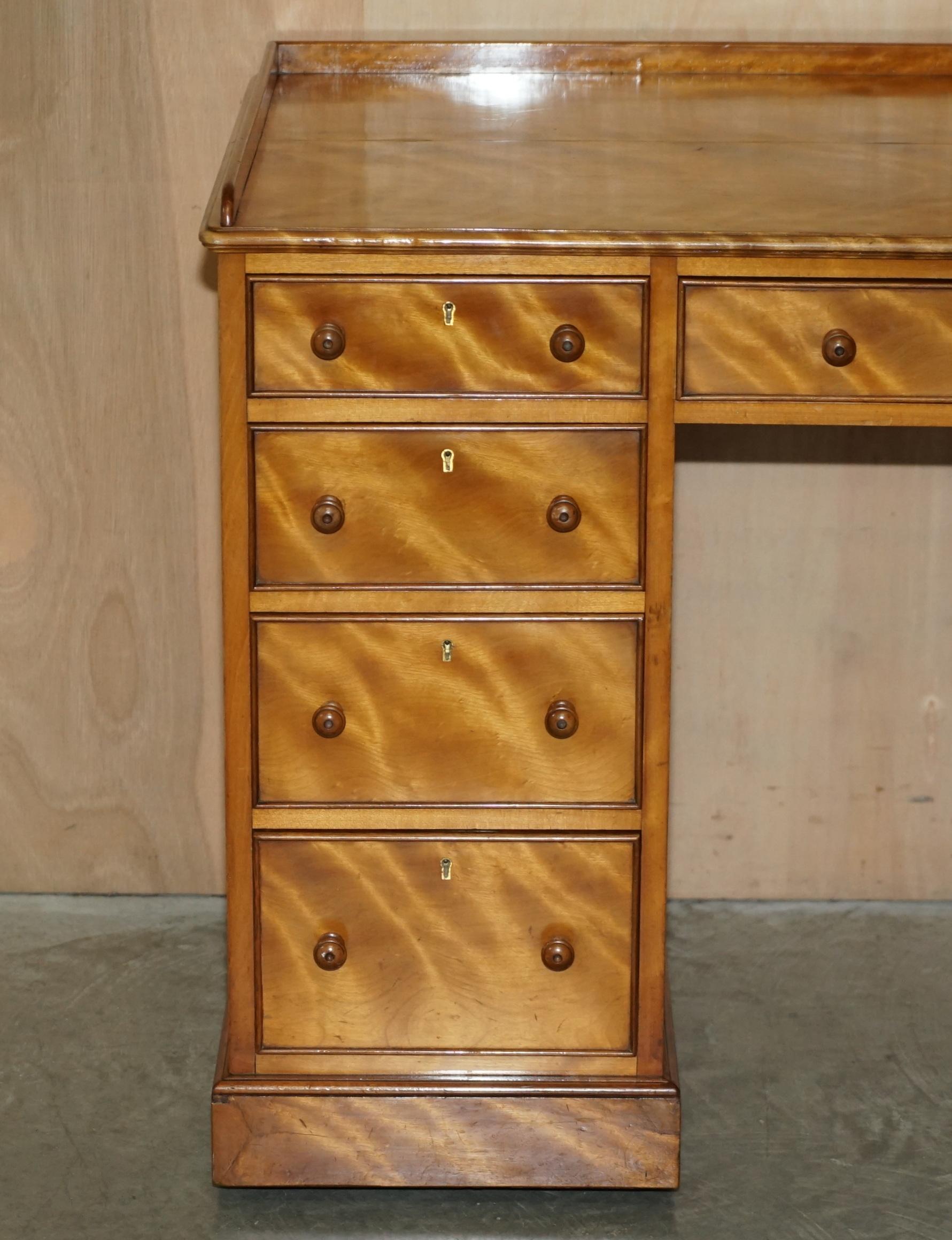 Hand-Crafted ANTIQUE VICTORIAN FULLY STAMPED MORRIS & CO CIRCA 1880 SATiNWOOD PEDESTAL DESK For Sale
